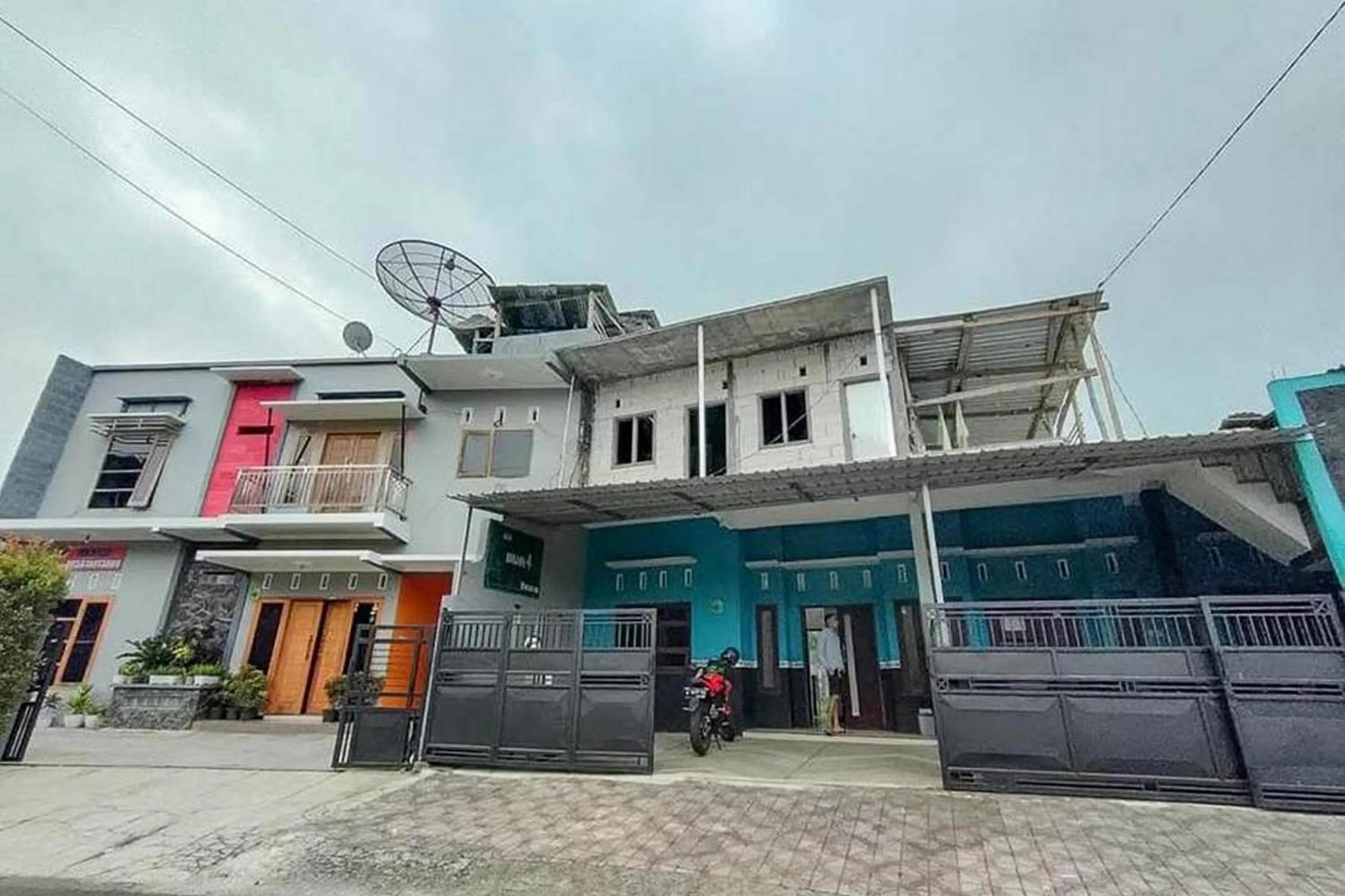 Property building in Villa Ghazani 4 at Desa Wisata Songgokerto