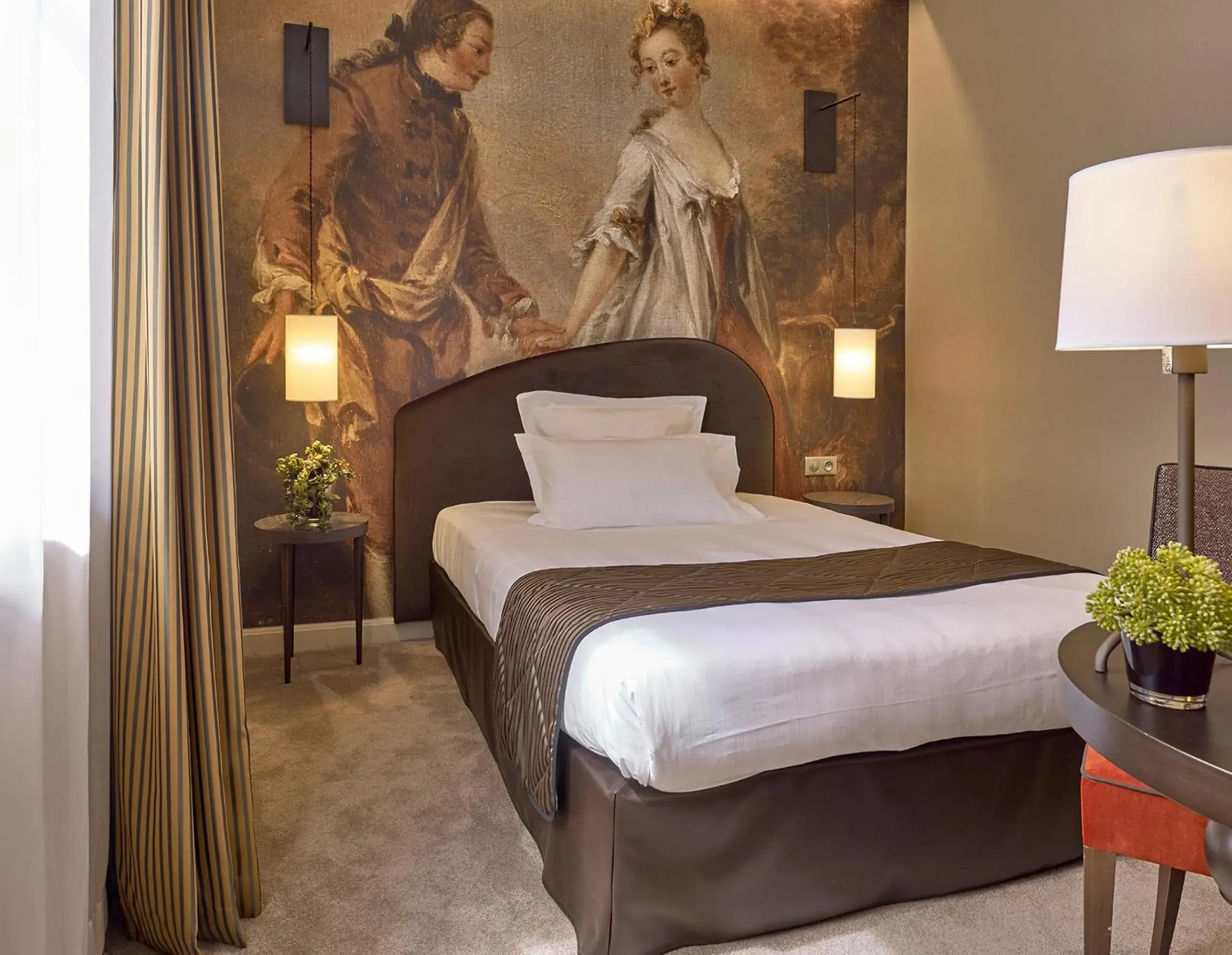 Small Single Room in Hotel De Guise Nancy Vieille Ville Small Single Room in Hotel De Guise Nancy Vieille Ville