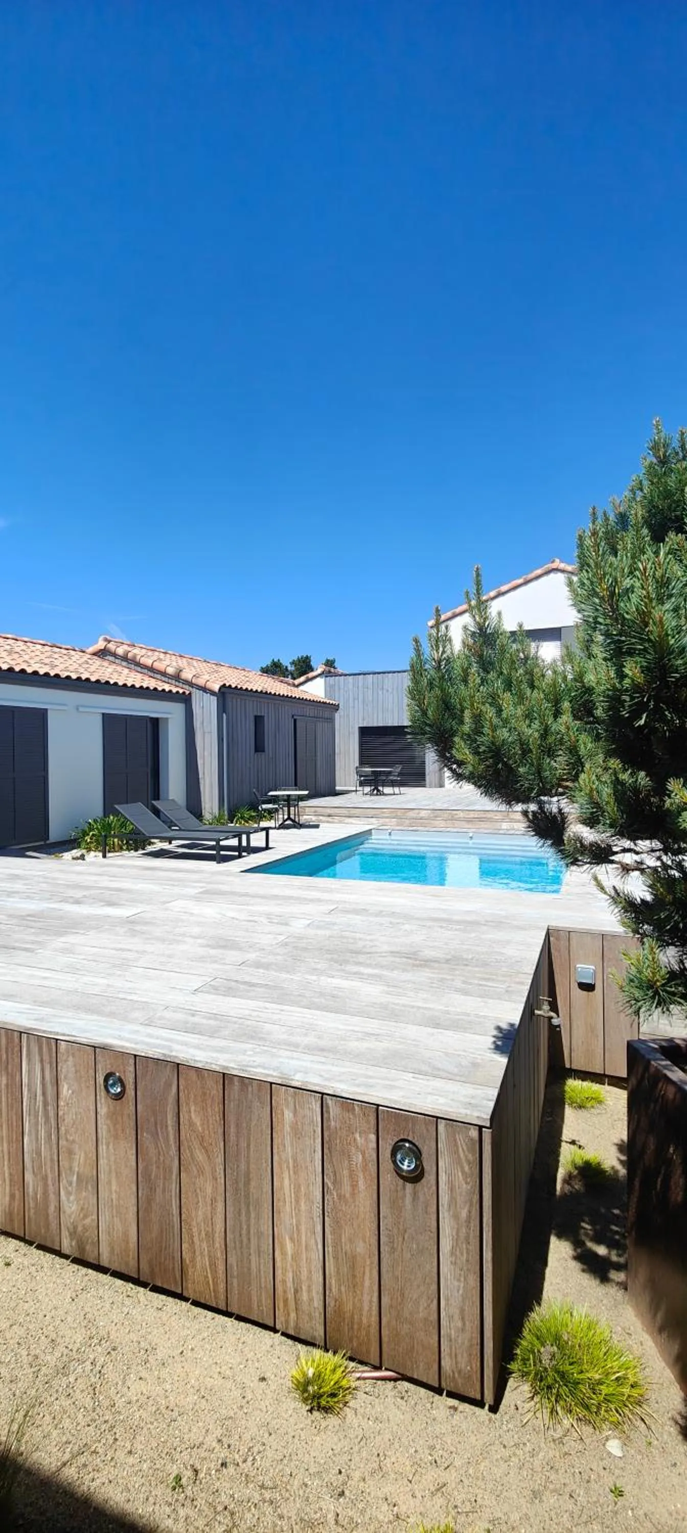 Property building in L'envie