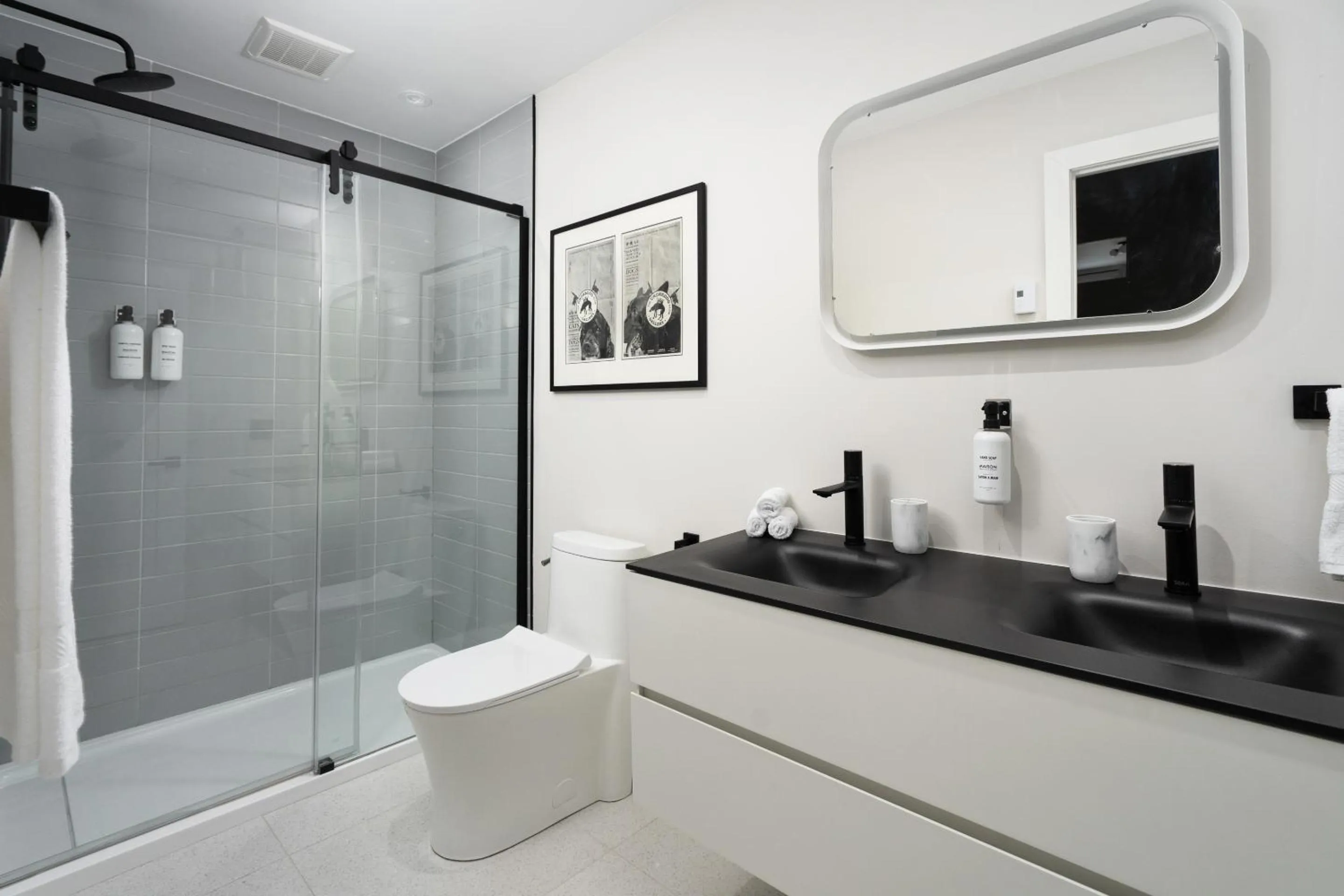 Bathroom in François-Denis Apartments