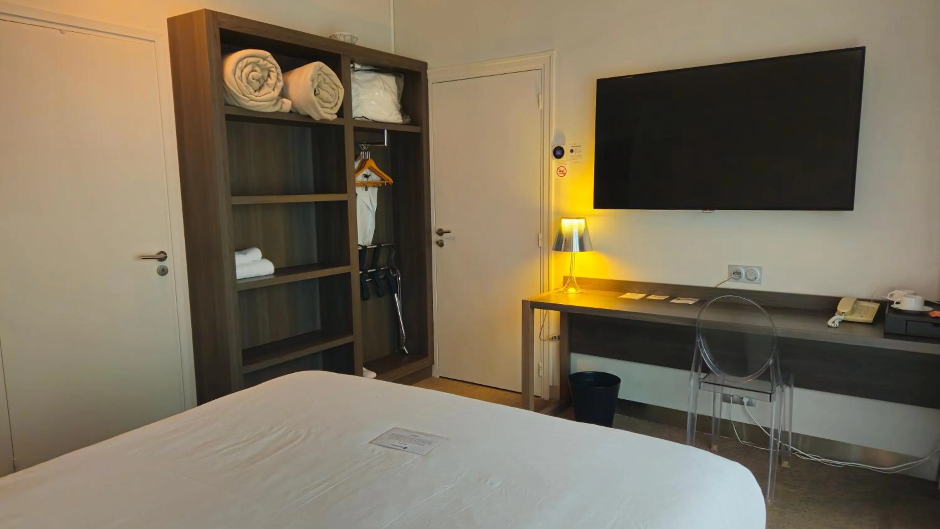 Bed in Best Western Hotel Acadie Paris Nord Villepinte