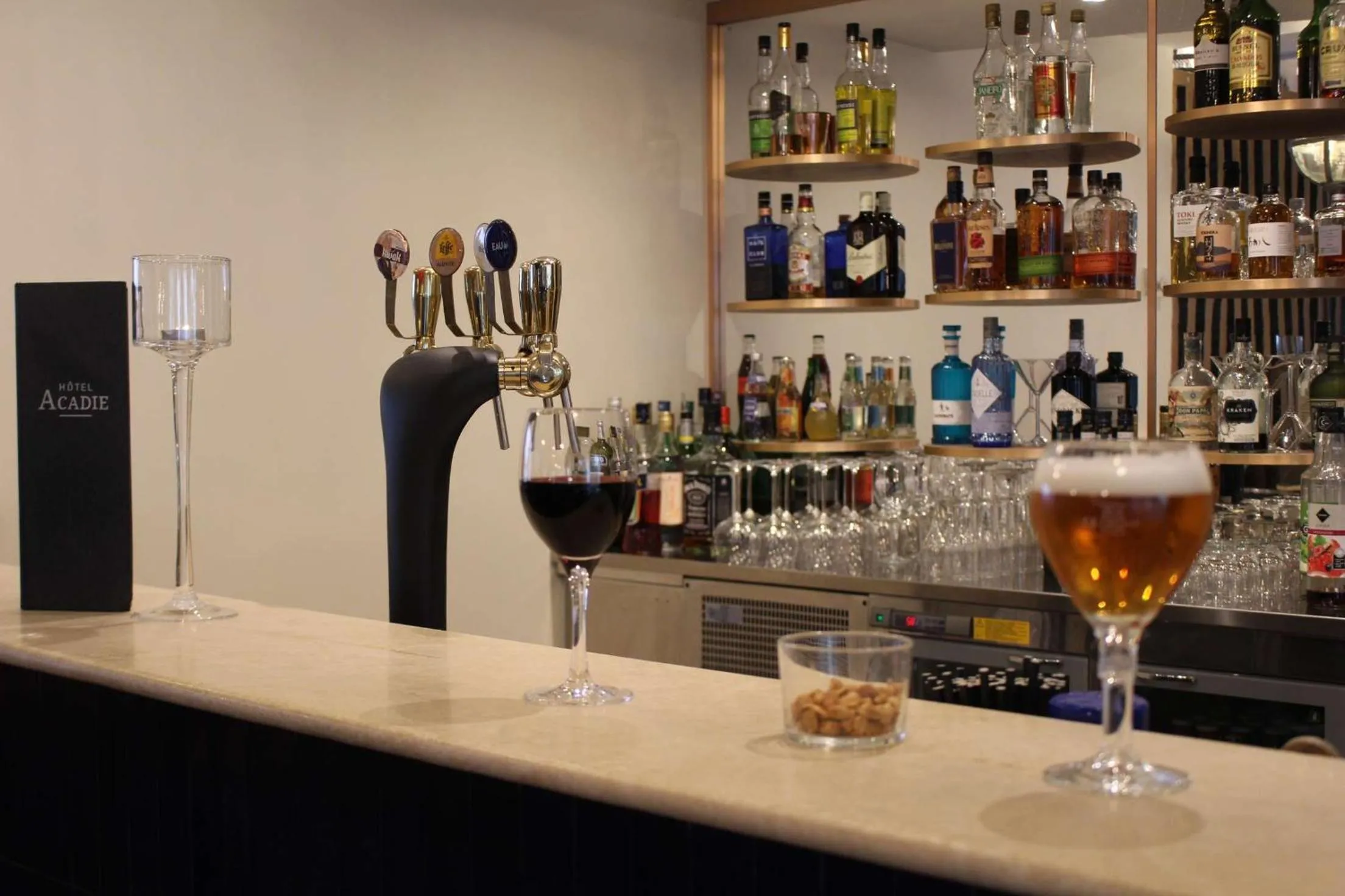 Lounge or bar in Best Western Hotel Acadie Paris Nord Villepinte