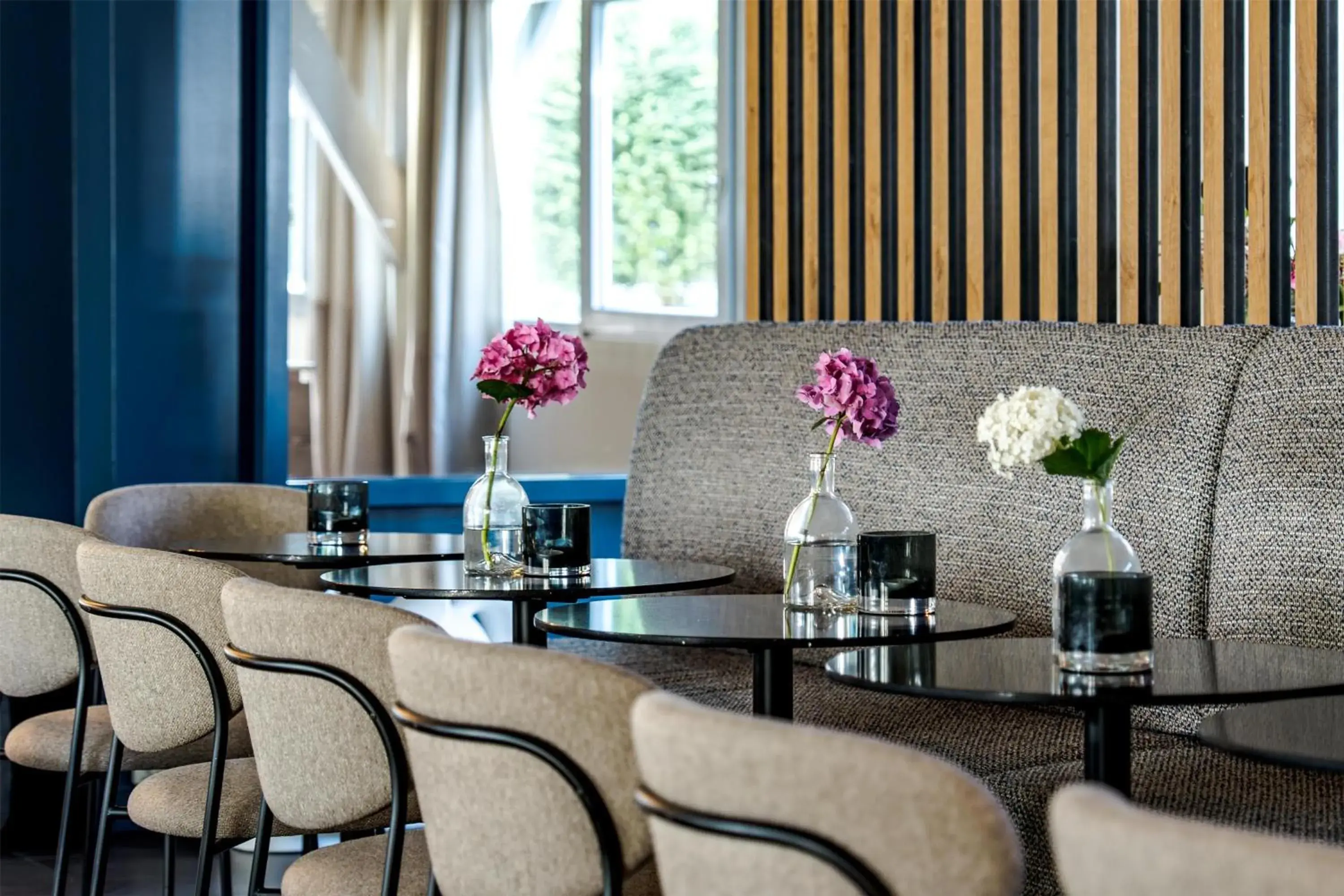 Lobby or reception in Best Western Hotel Acadie Paris Nord Villepinte Lobby or reception in Best Western Hotel Acadie Paris Nord Villepinte