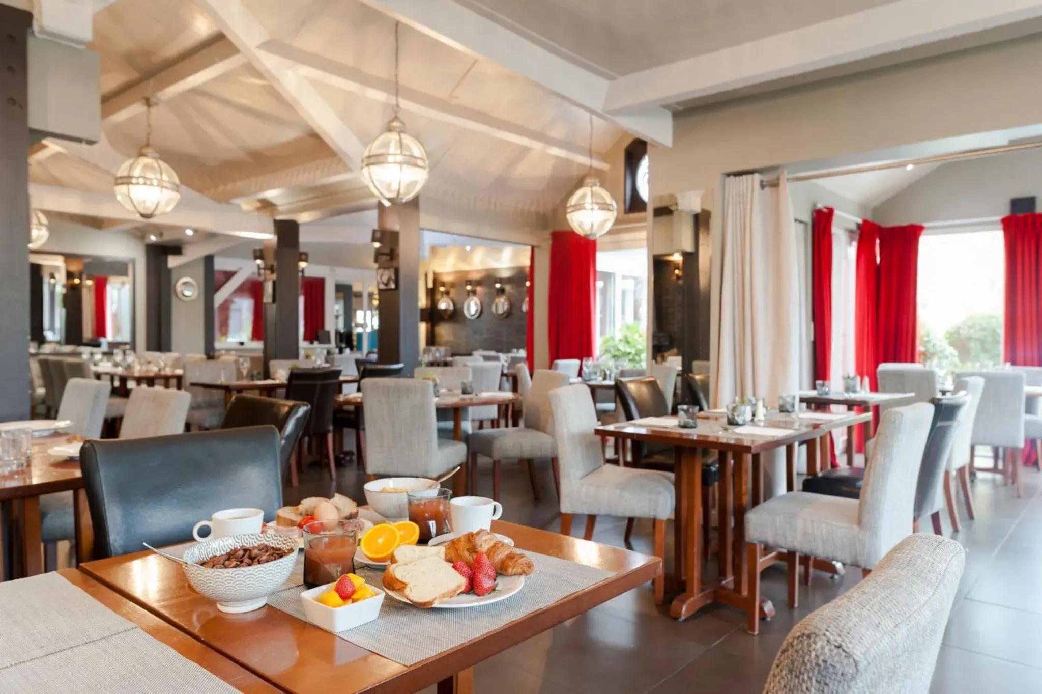 Restaurant/Places to Eat in Best Western Hotel Acadie Paris Nord Villepinte