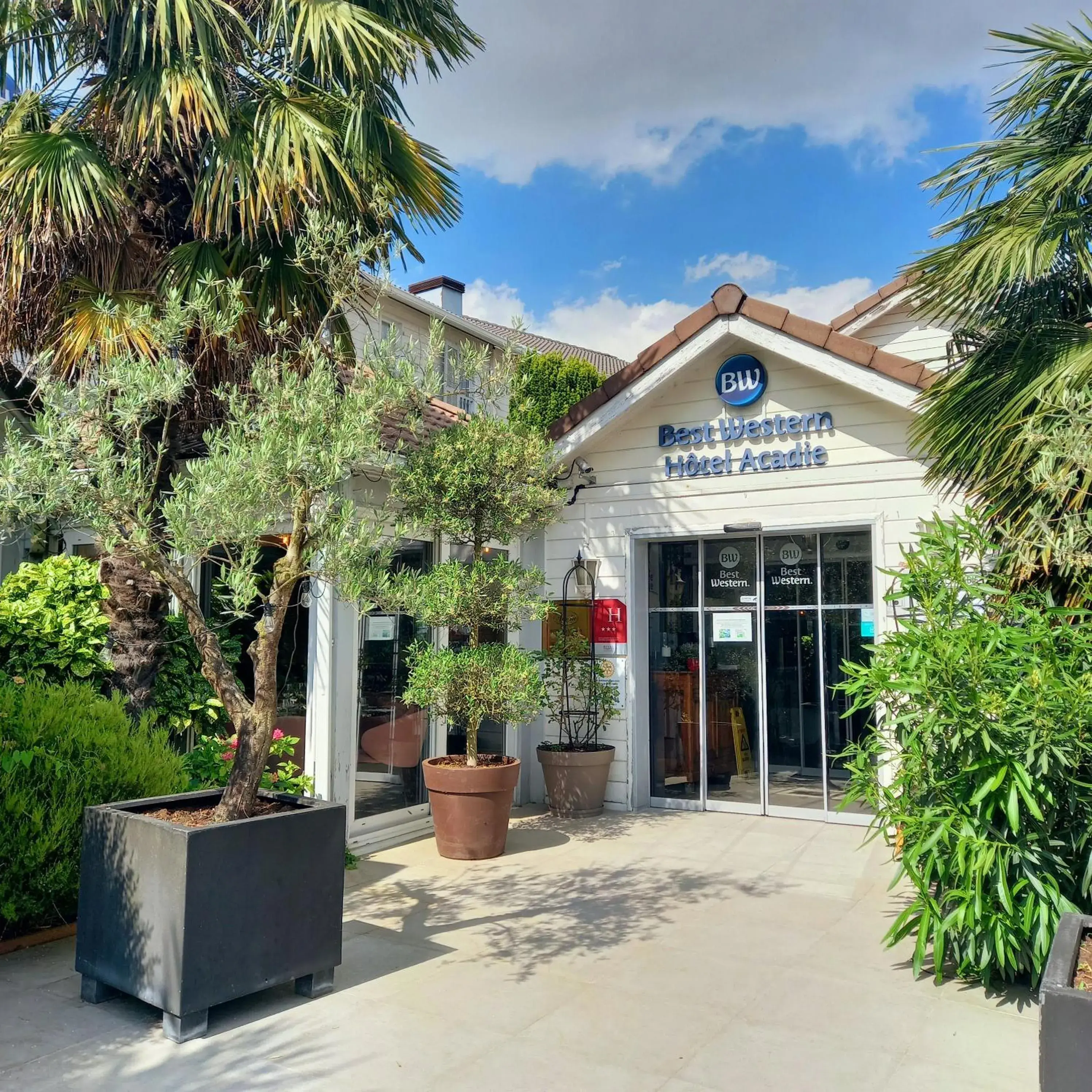 Property building in Best Western Hotel Acadie Paris Nord Villepinte Property building in Best Western Hotel Acadie Paris Nord Villepinte