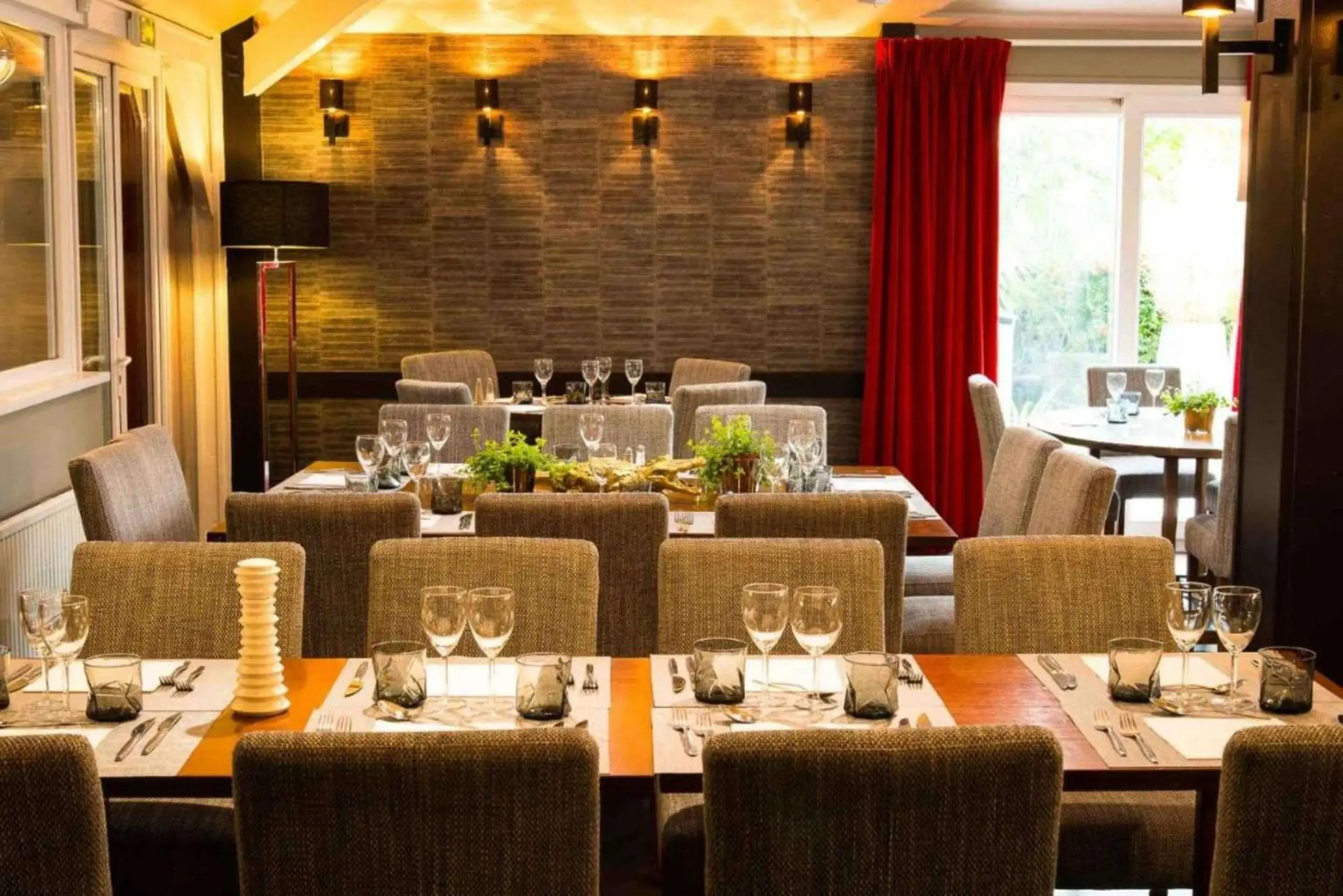 Restaurant/Places to Eat in Best Western Hotel Acadie Paris Nord Villepinte