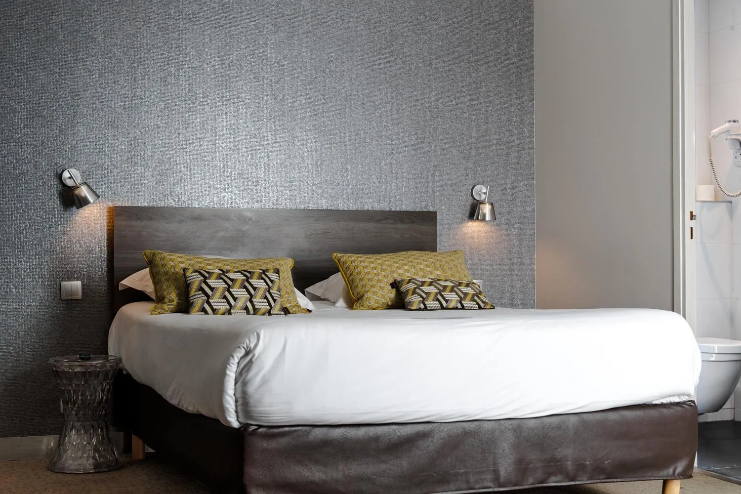 Bed in Best Western Hotel Acadie Paris Nord Villepinte