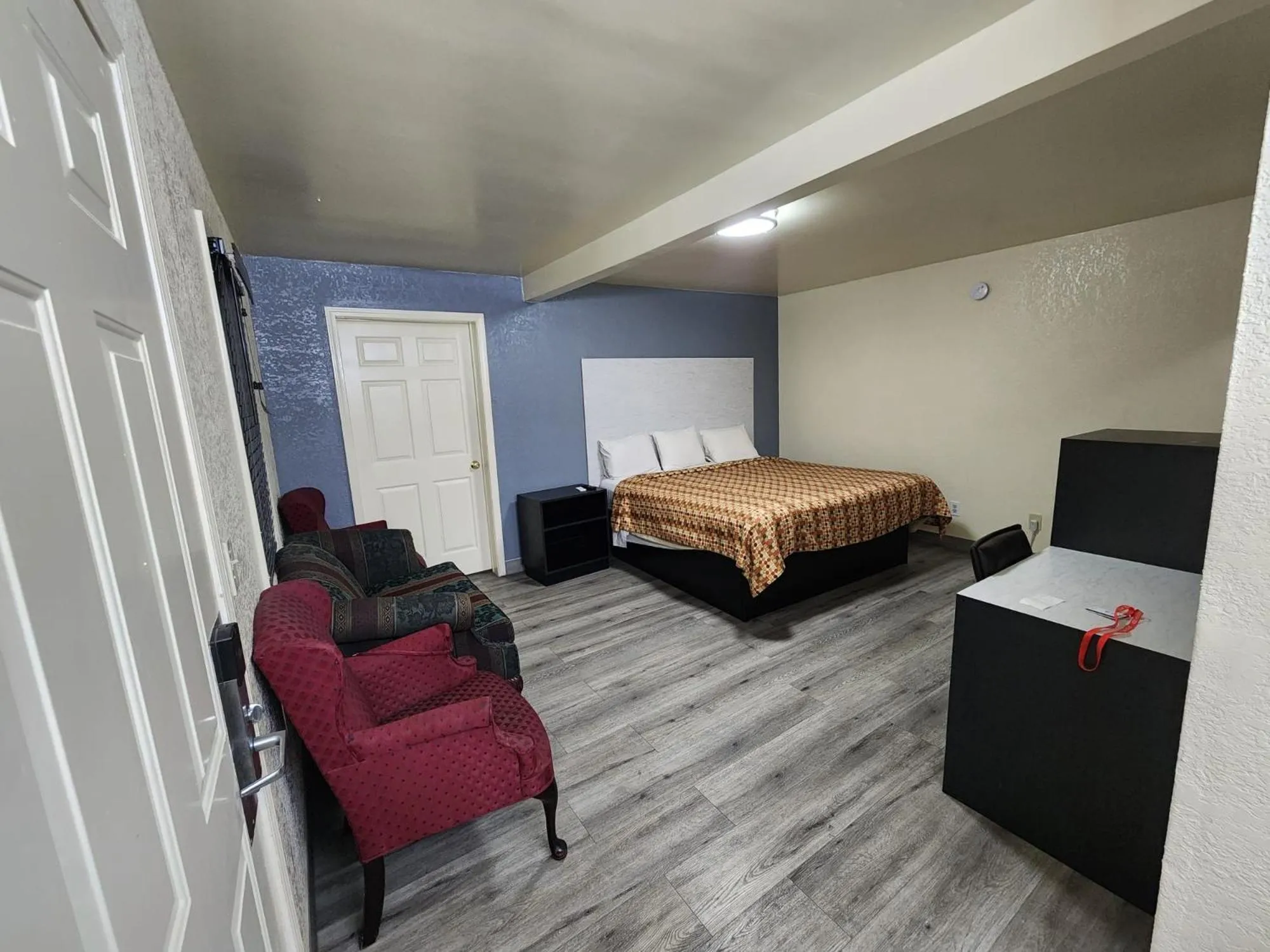 Bedroom, Bed in Green Garden Inn