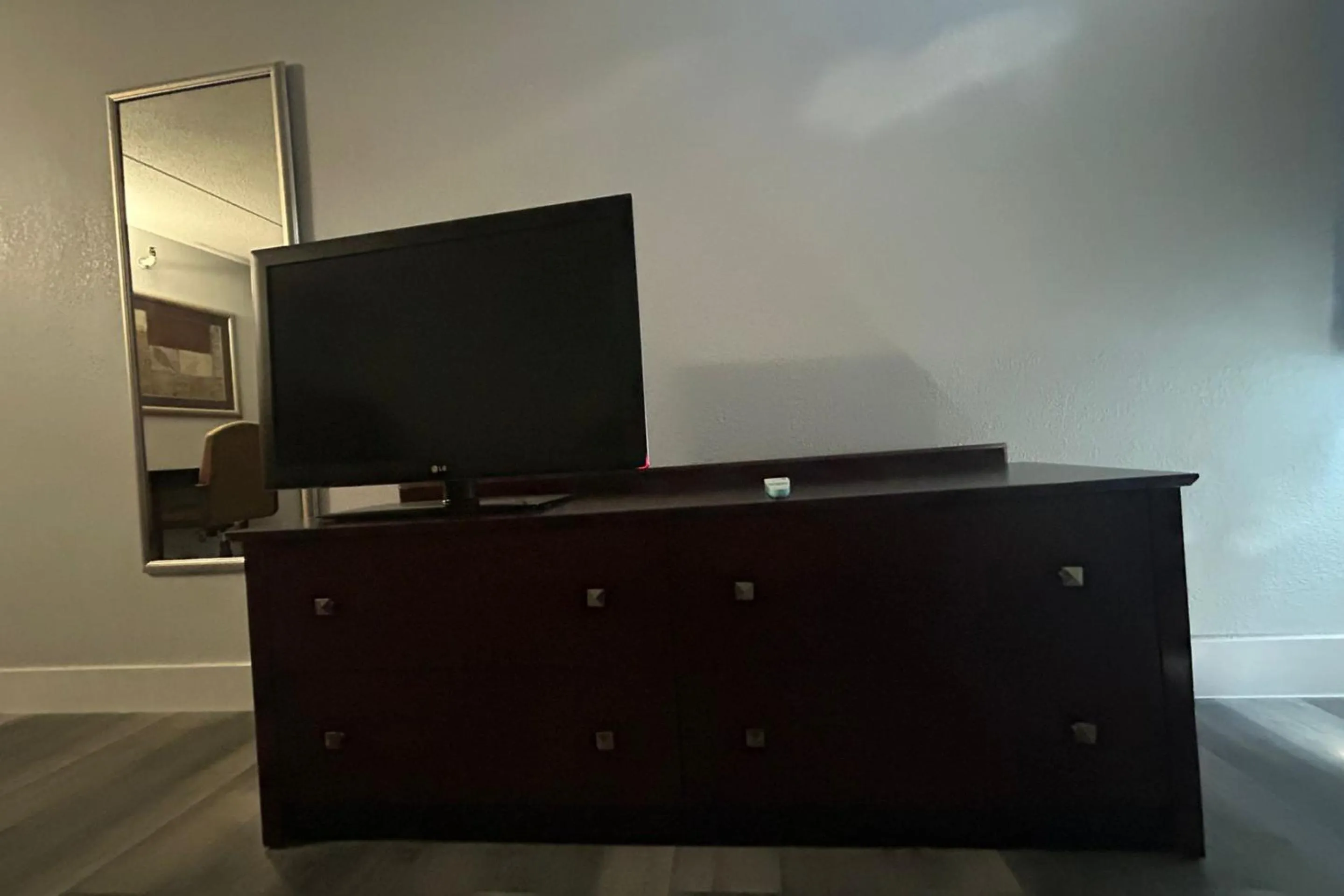 Bedroom in Key Inn Roseville