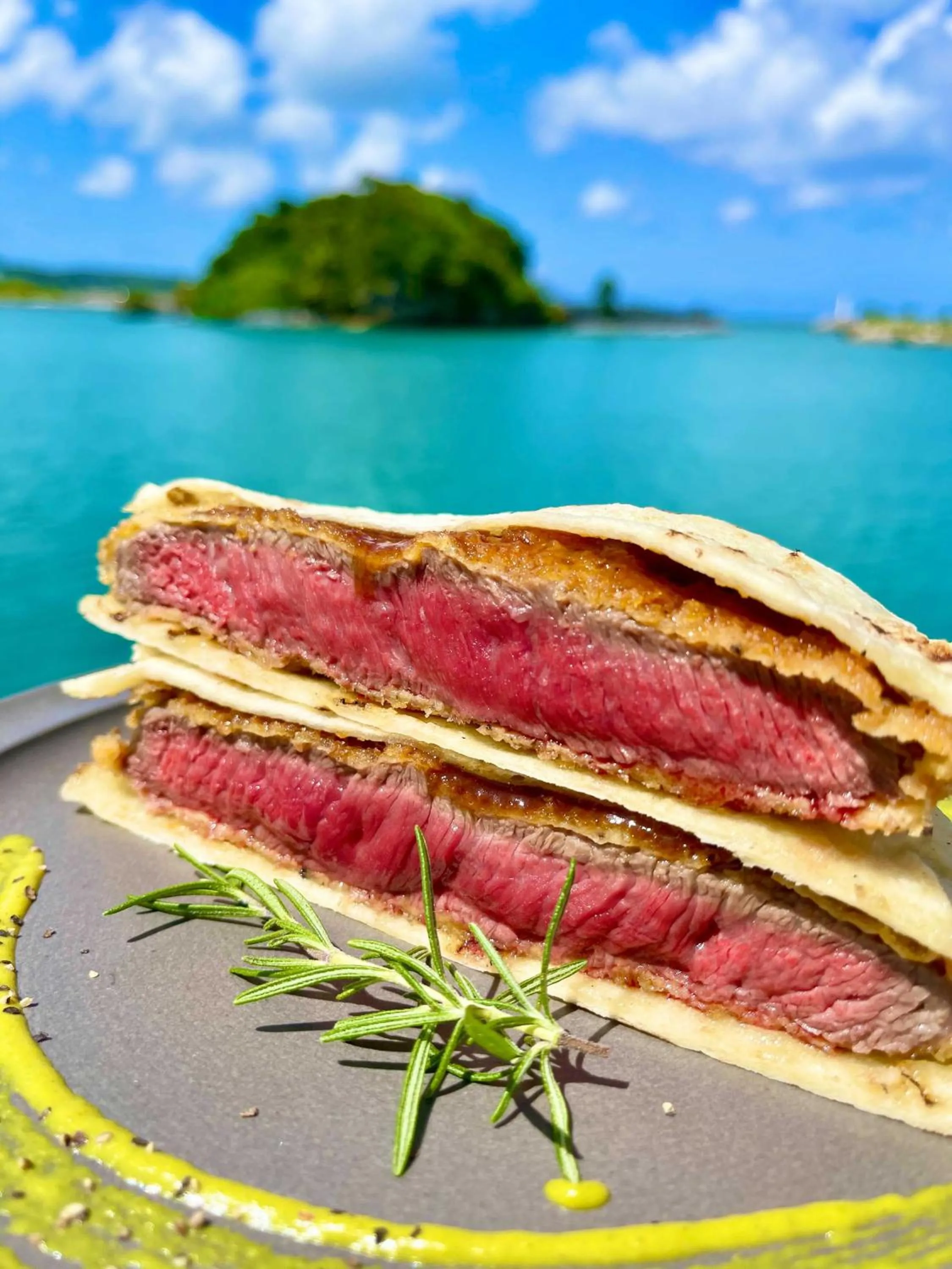 Restaurant/places to eat in Blue Entrance