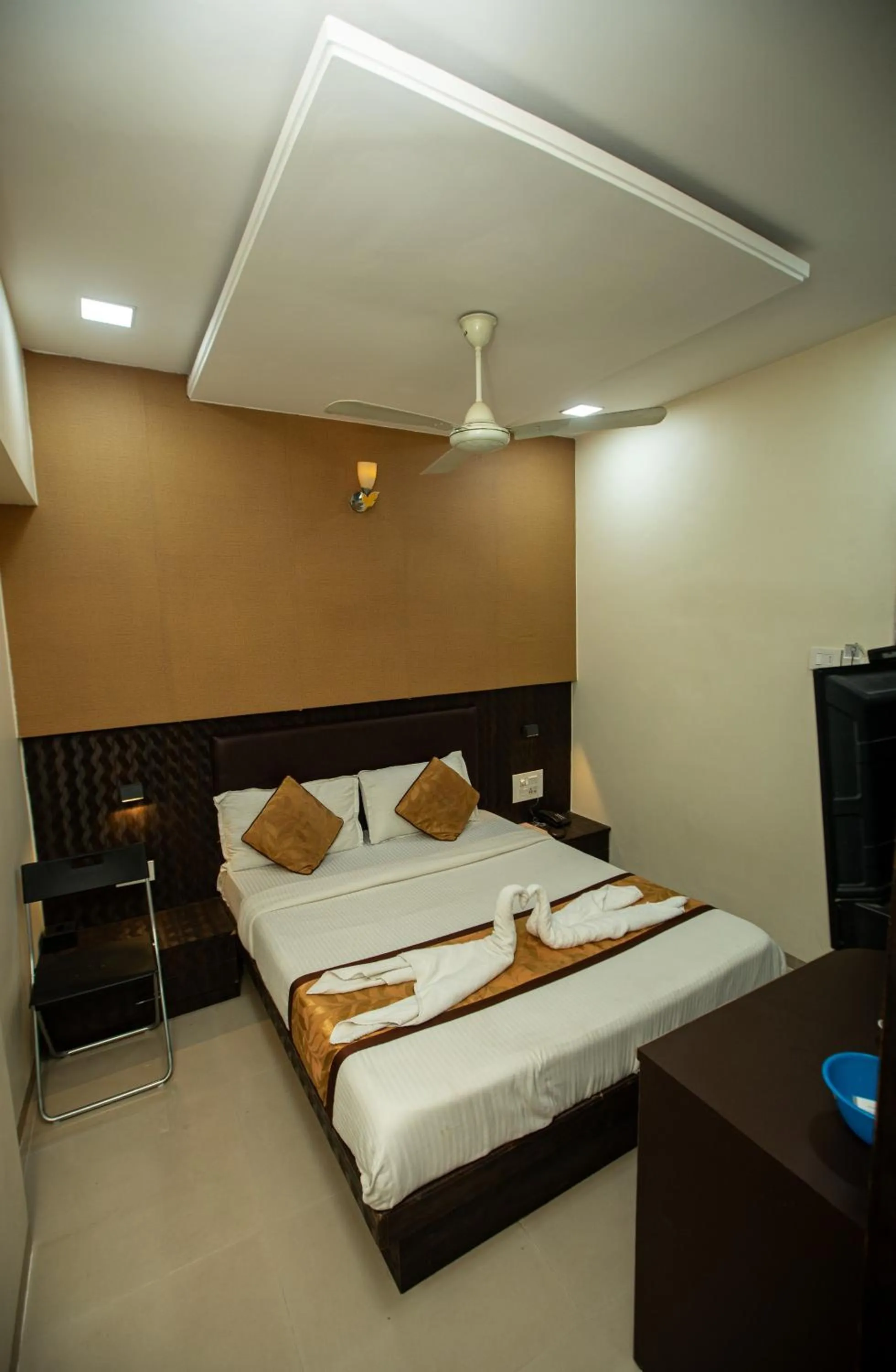 Bedroom, Bed in Hotel J D Residency