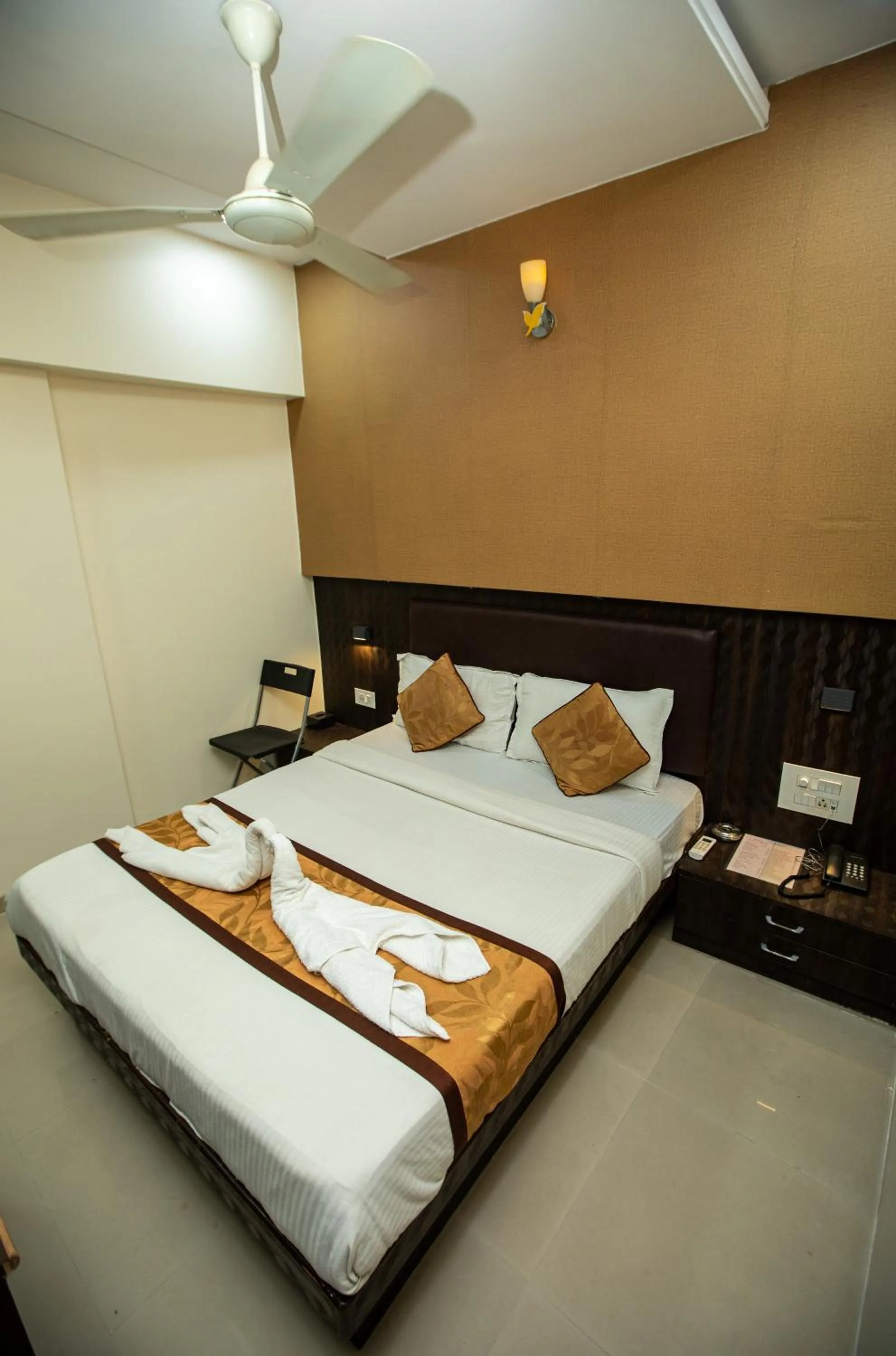 Bedroom, Bed in Hotel J D Residency