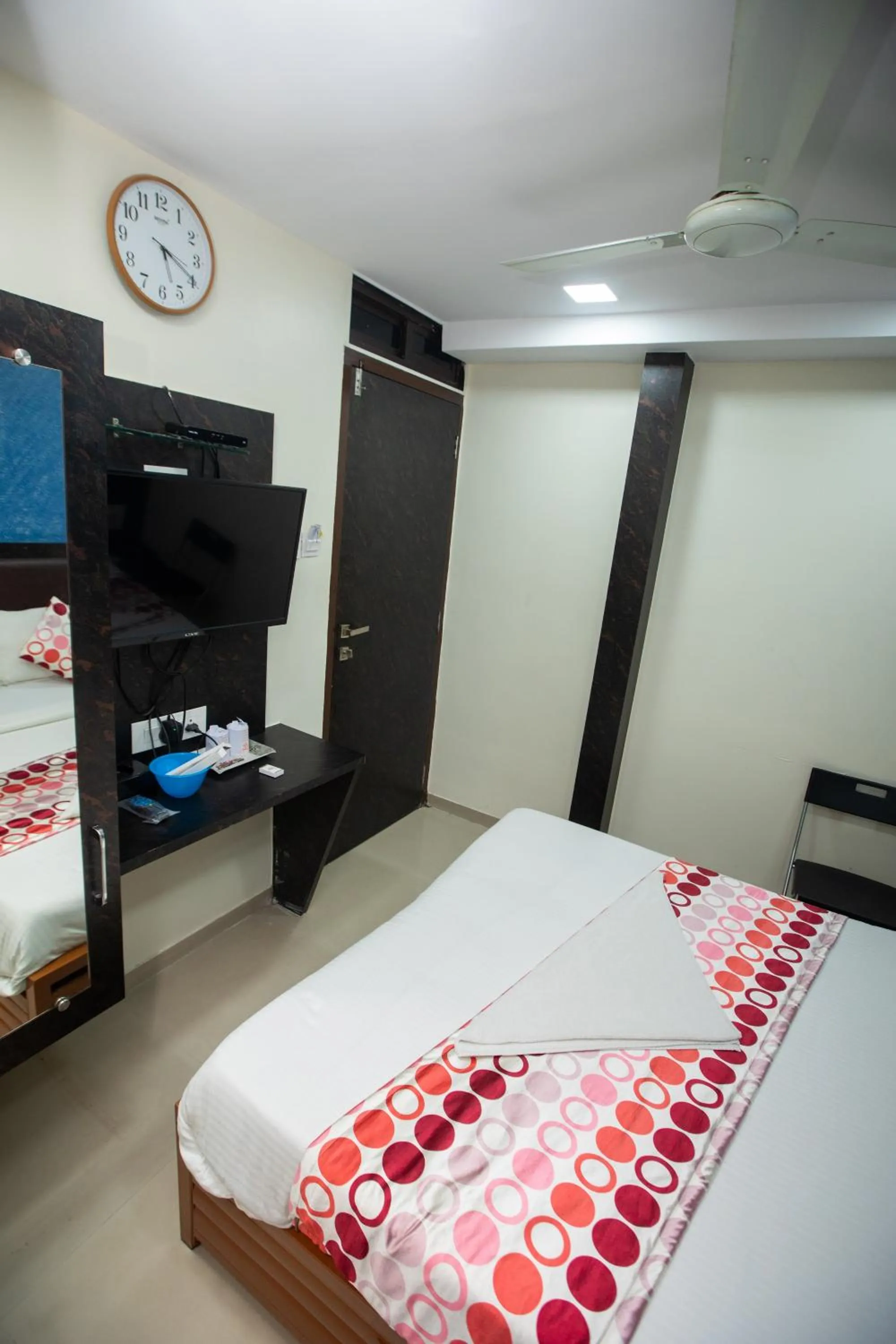 Bed in Hotel J D Residency