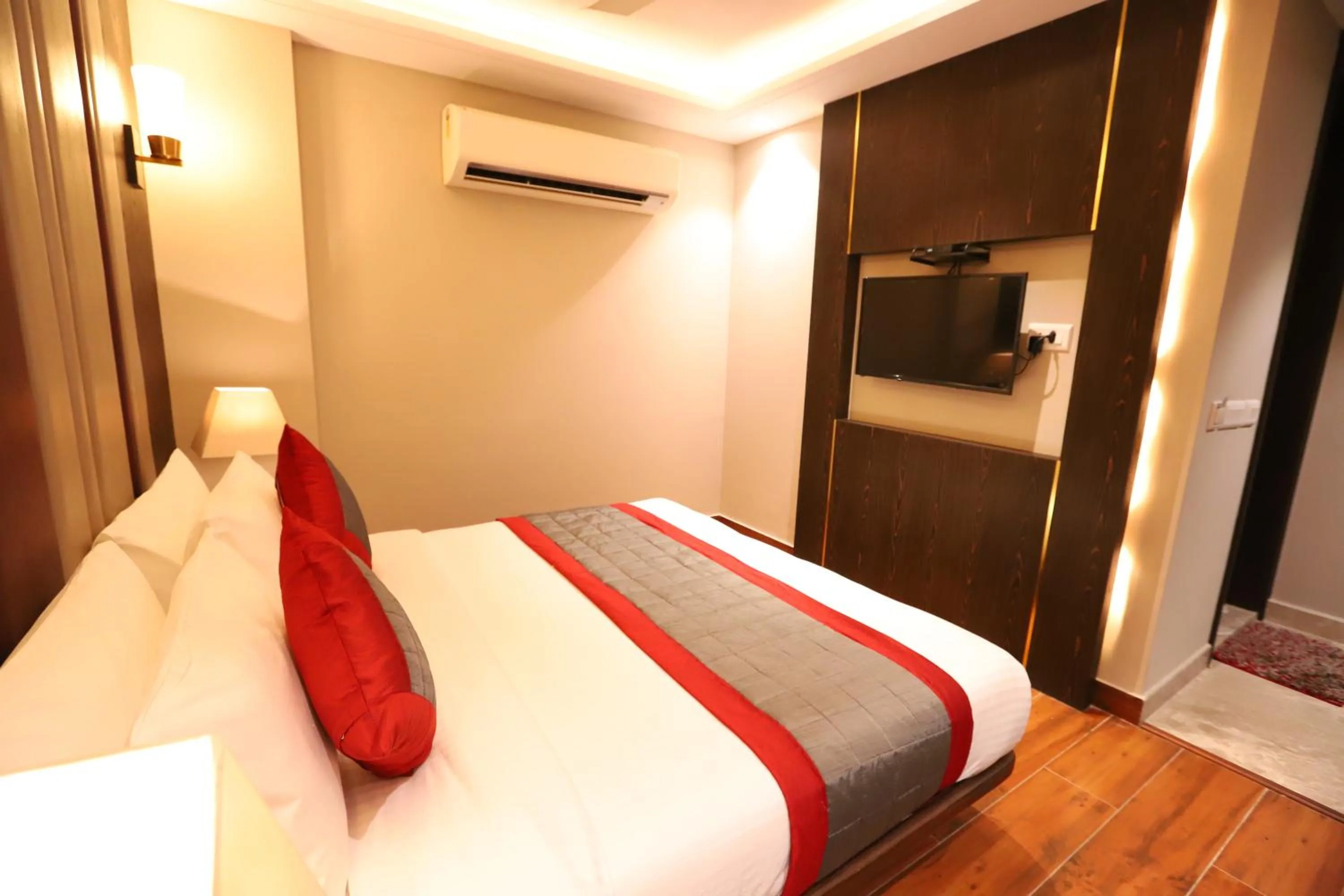 Communal lounge/ TV room, Bed in Hotel The Magic Tree - Paharganj New Delhi