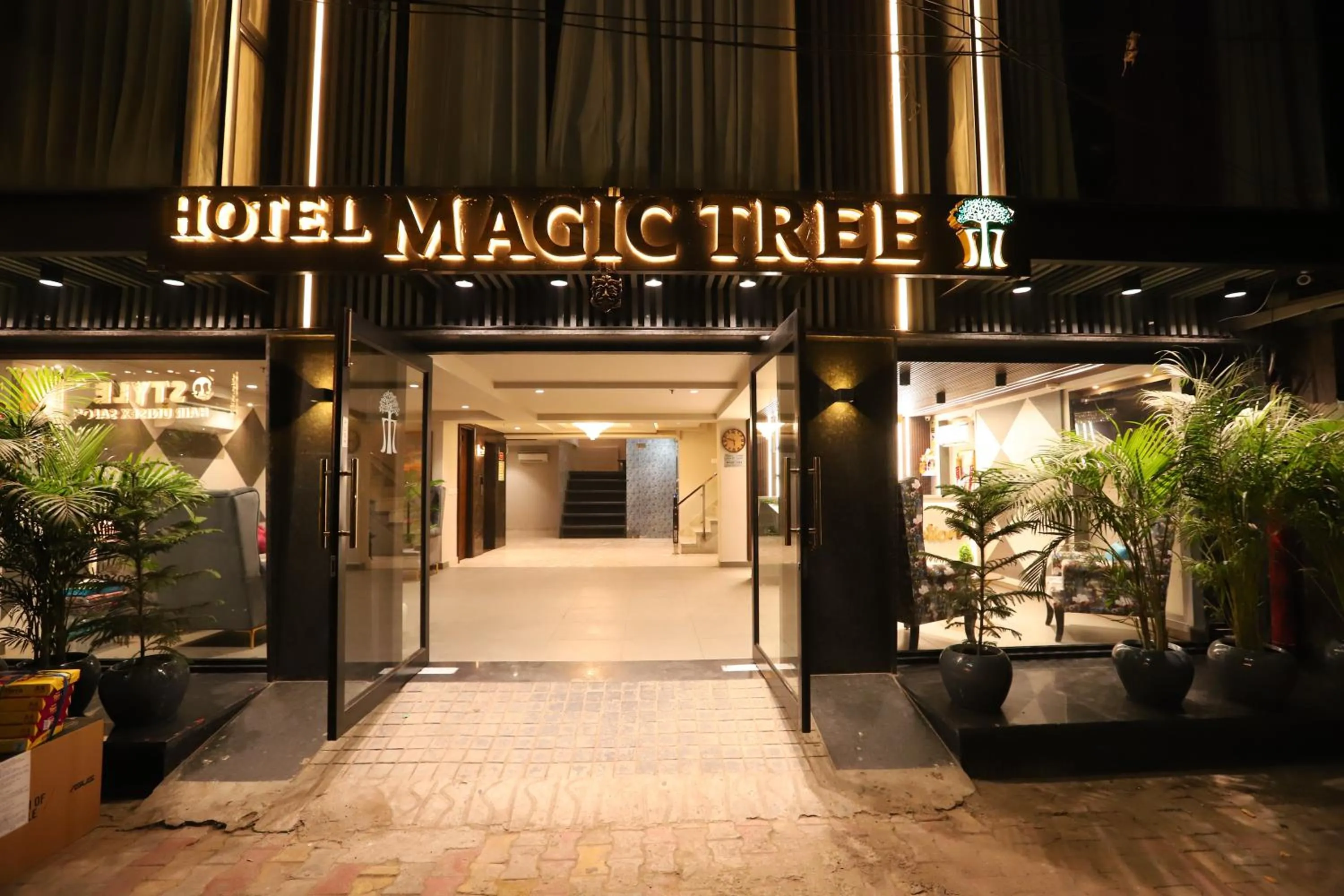 Facade/entrance in Hotel The Magic Tree - Paharganj New Delhi