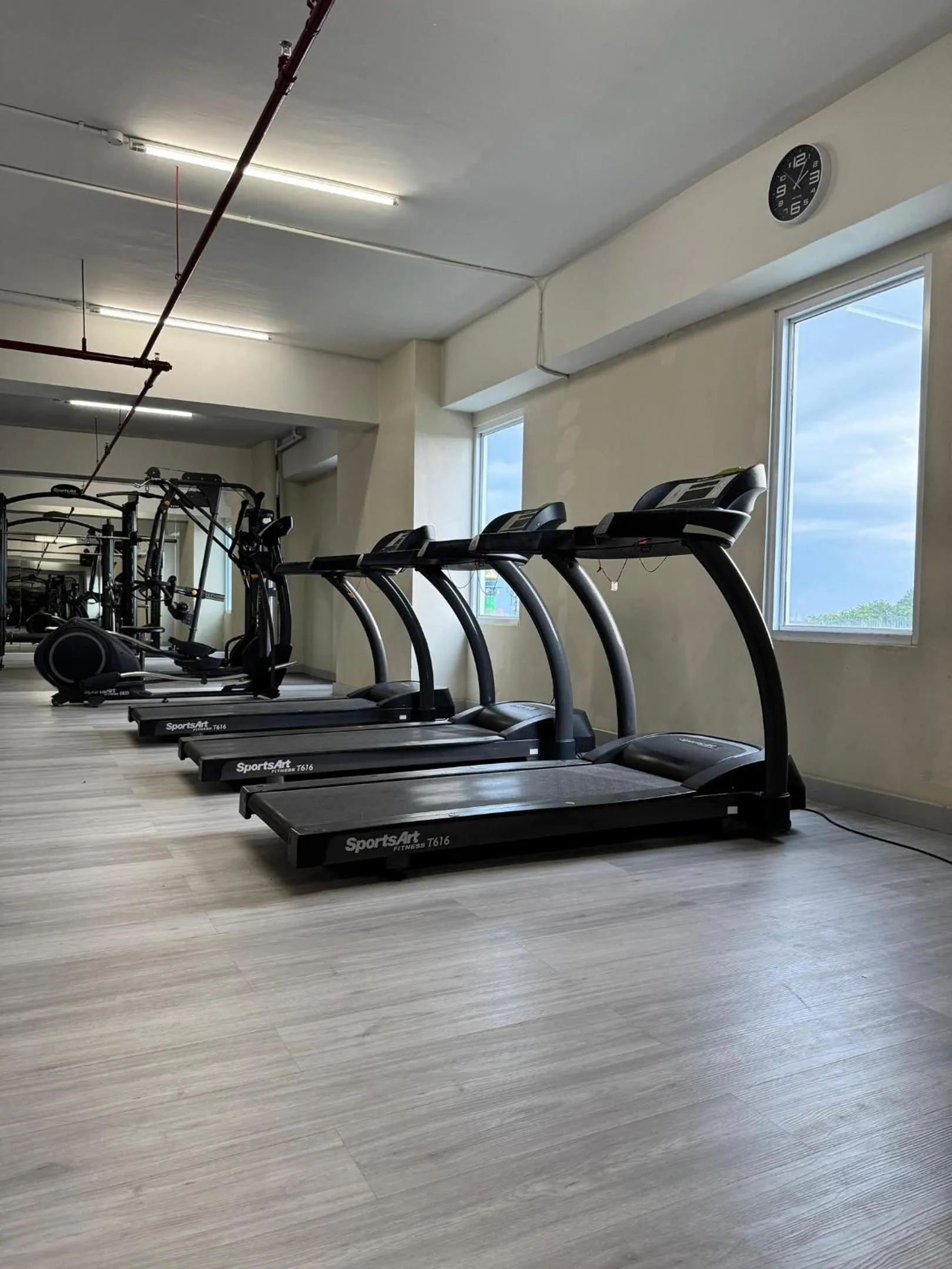 Fitness centre/facilities in BeSS Mansion Hotel Surabaya