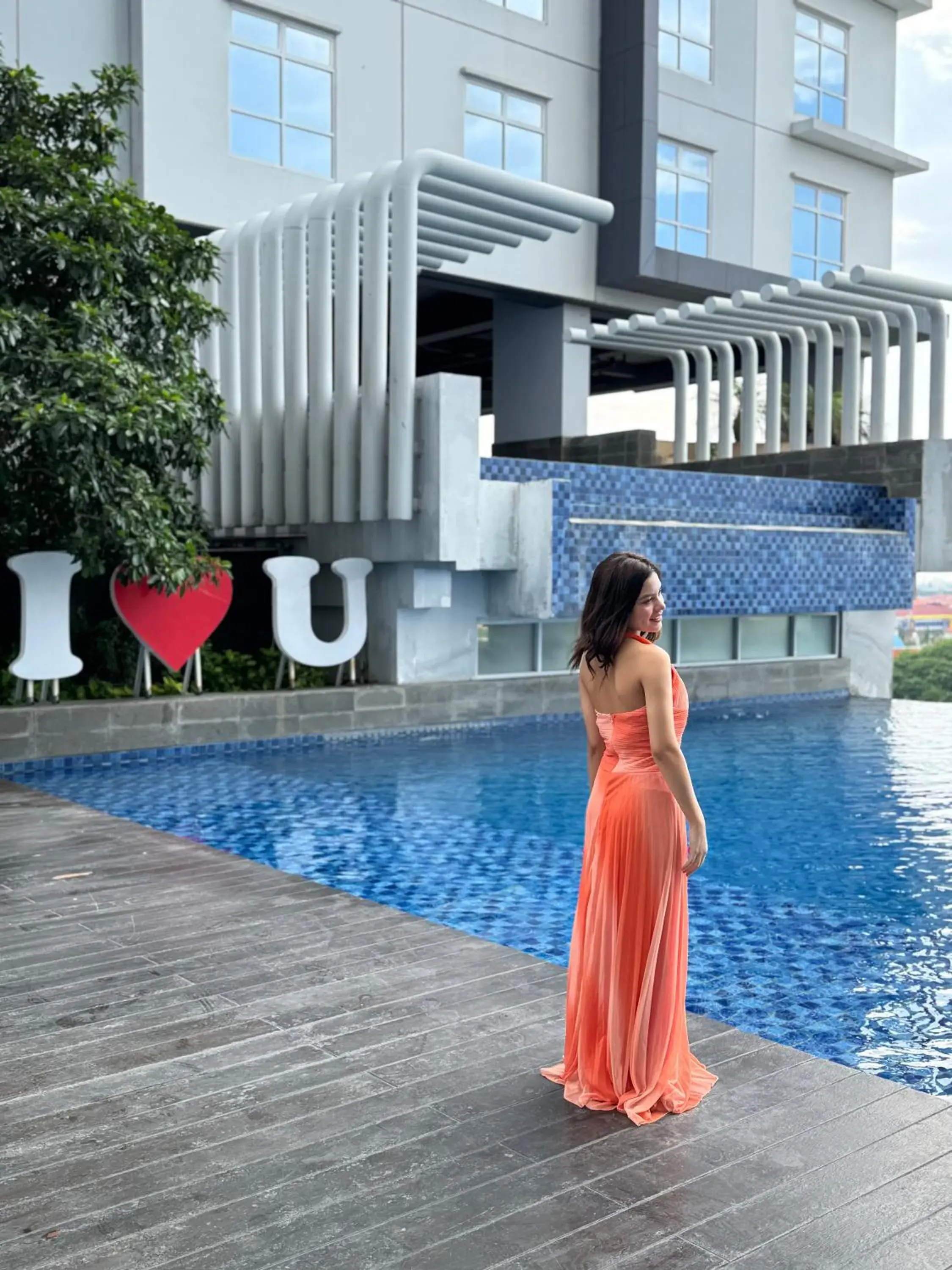 Pool view in BeSS Mansion Hotel Surabaya Pool view in BeSS Mansion Hotel Surabaya