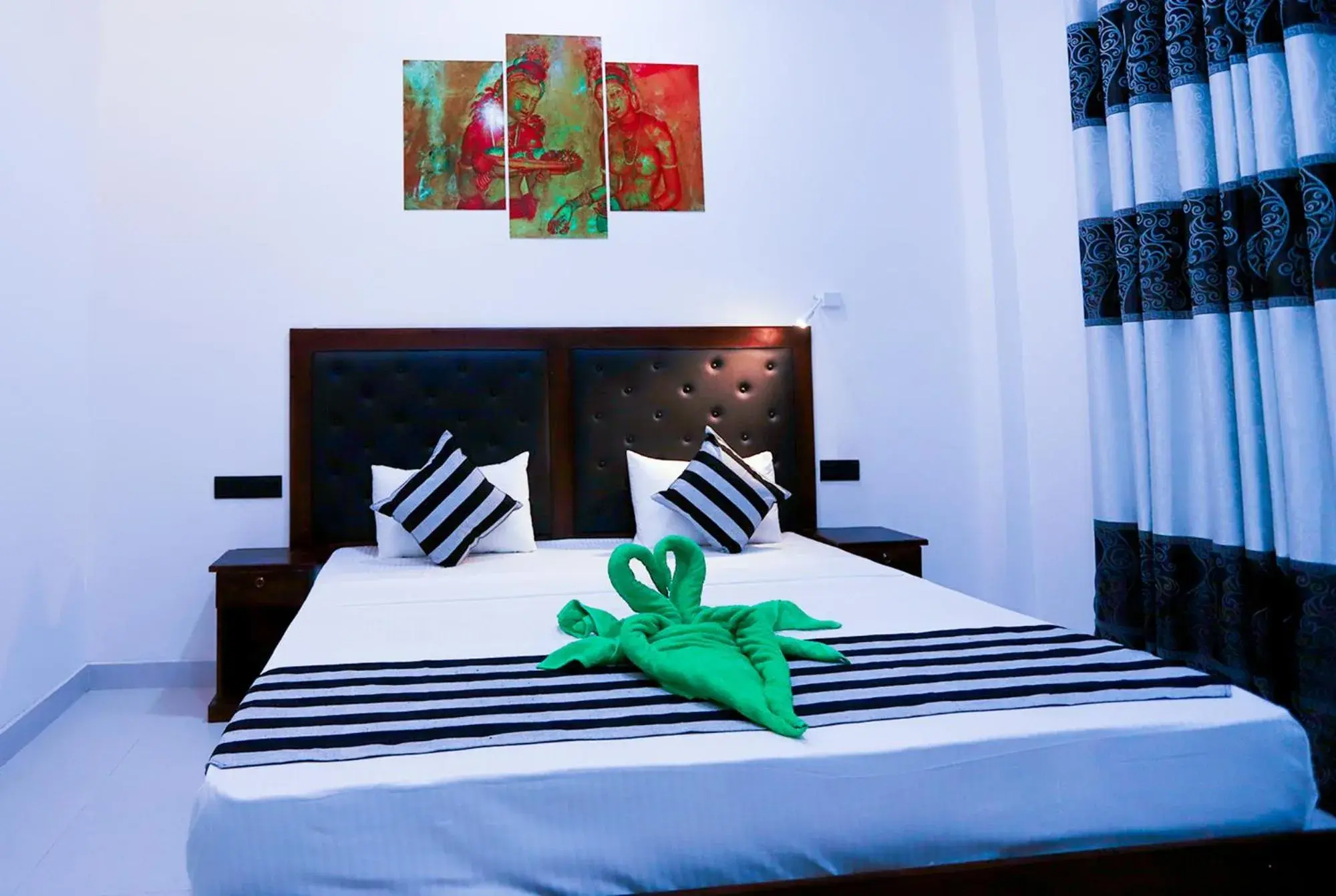 Bedroom, Bed in Milano Grand Bedroom, Bed in Milano Grand