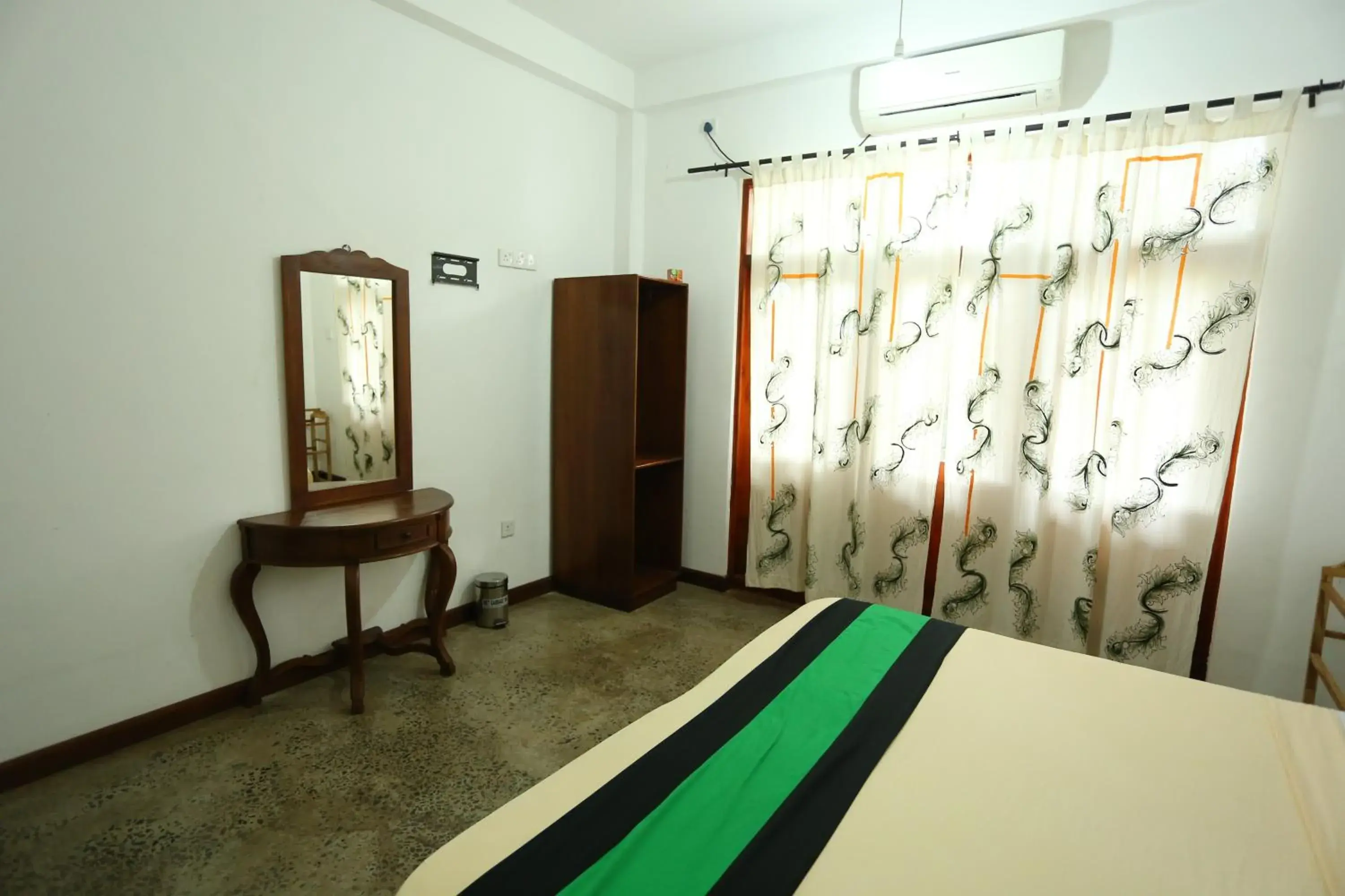 Bedroom, Bed in Milano Grand Bedroom, Bed in Milano Grand