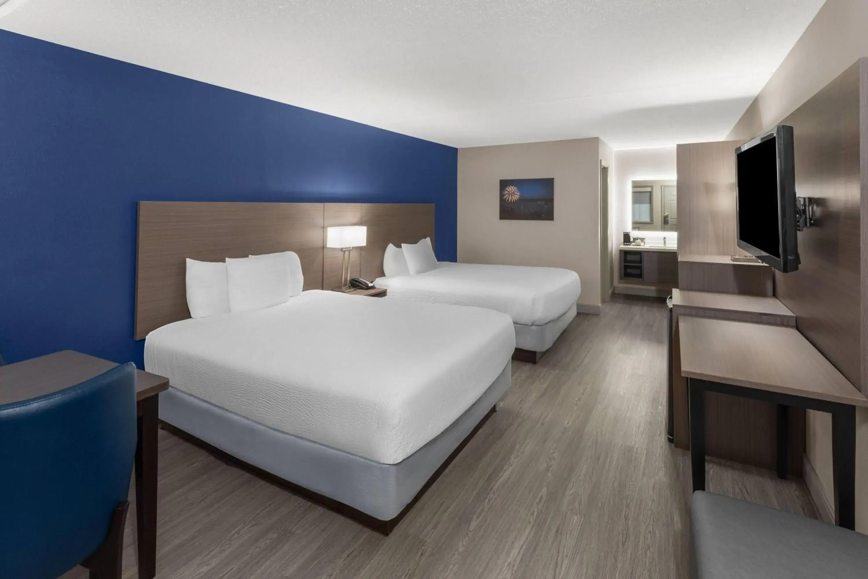 Photo of the whole room, Bed in Angel Inn Near IMAX, a Travelodge by Wyndham Photo of the whole room, Bed in Angel Inn Near IMAX, a Travelodge by Wyndham