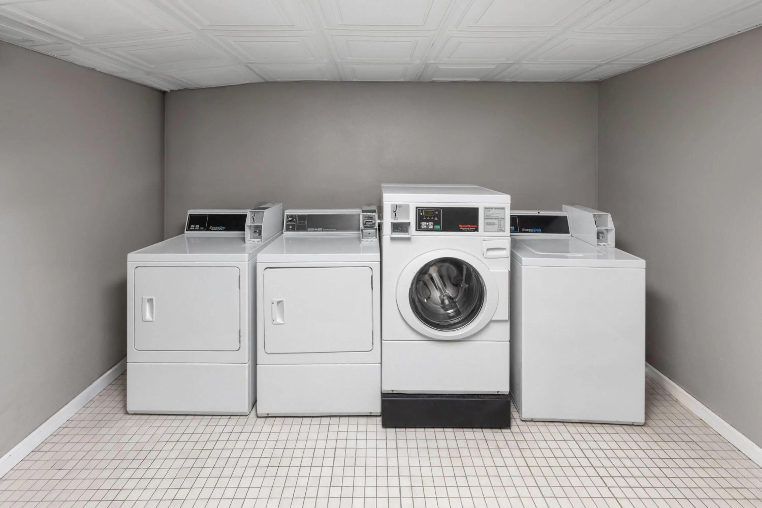 Lobby or reception in Angel Inn Near IMAX, a Travelodge by Wyndham