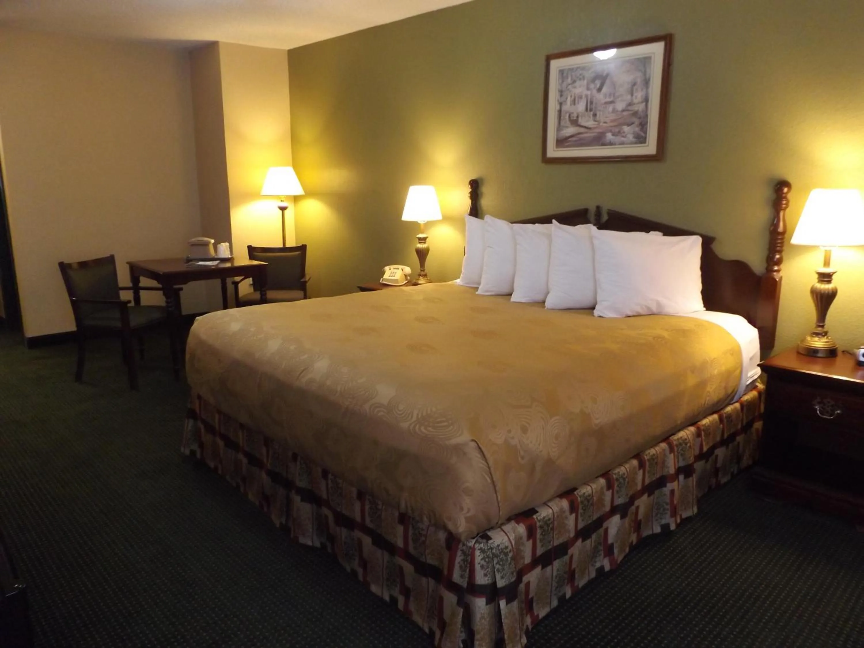 Photo of the whole room, Bed in Angel Inn Near IMAX, a Travelodge by Wyndham