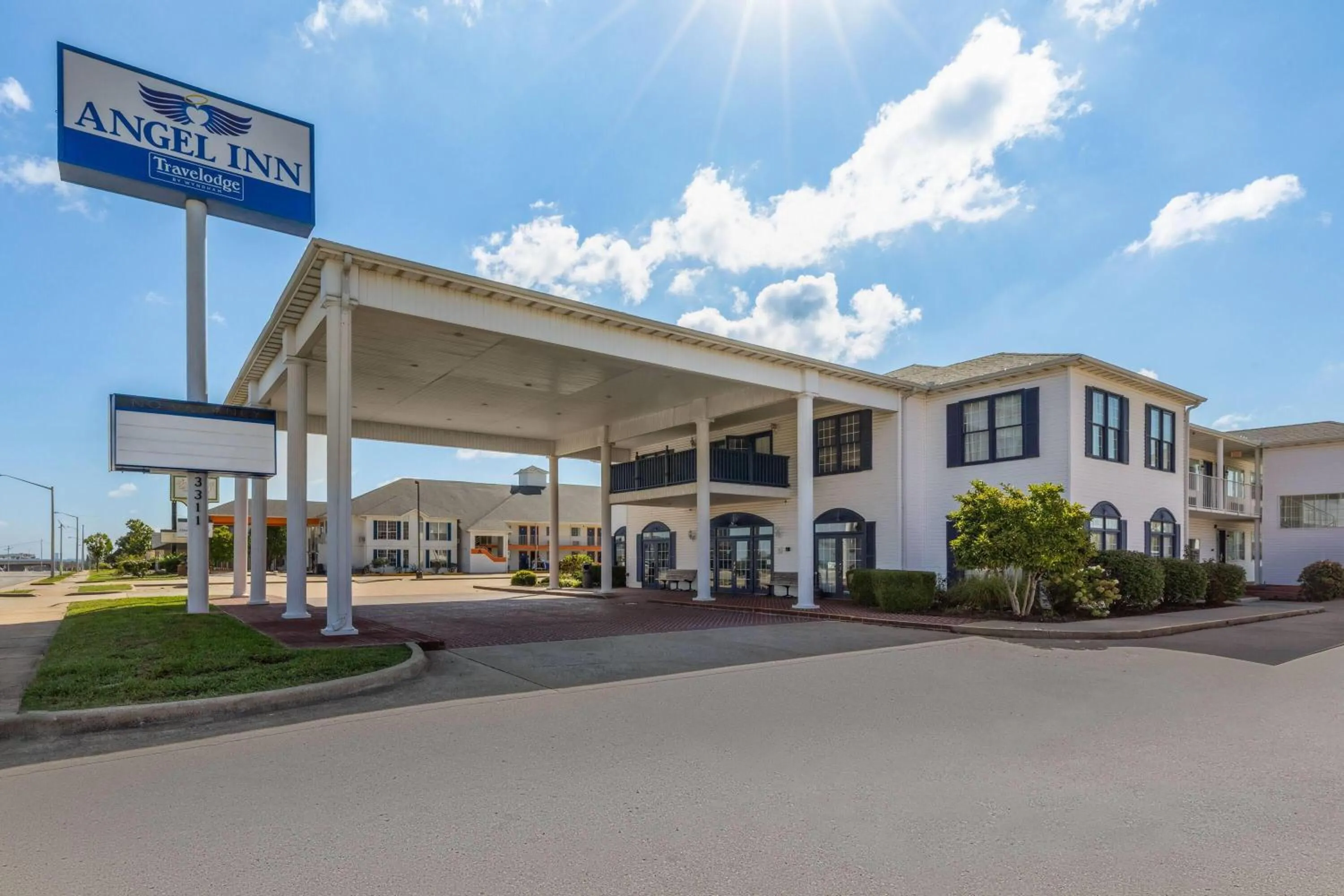 Property building in Angel Inn Near IMAX, a Travelodge by Wyndham