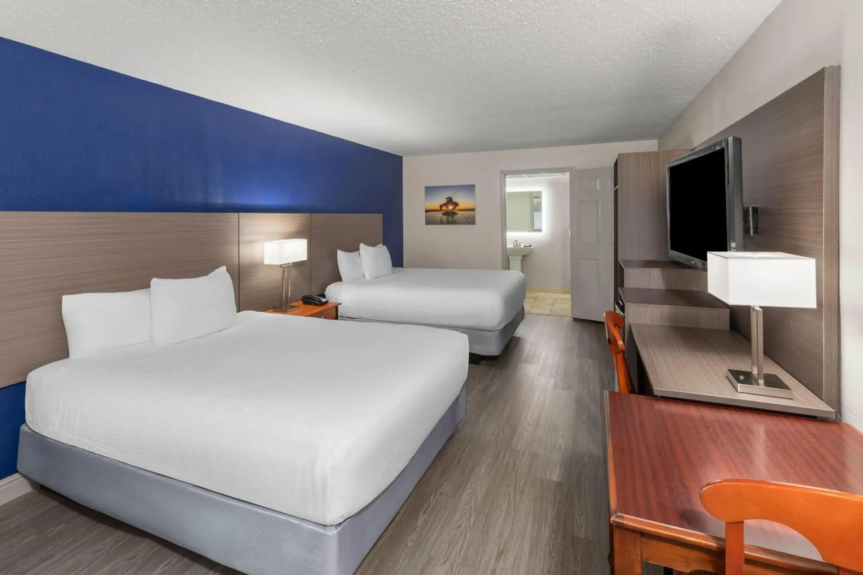 Photo of the whole room, Bed in Angel Inn Near IMAX, a Travelodge by Wyndham Photo of the whole room, Bed in Angel Inn Near IMAX, a Travelodge by Wyndham