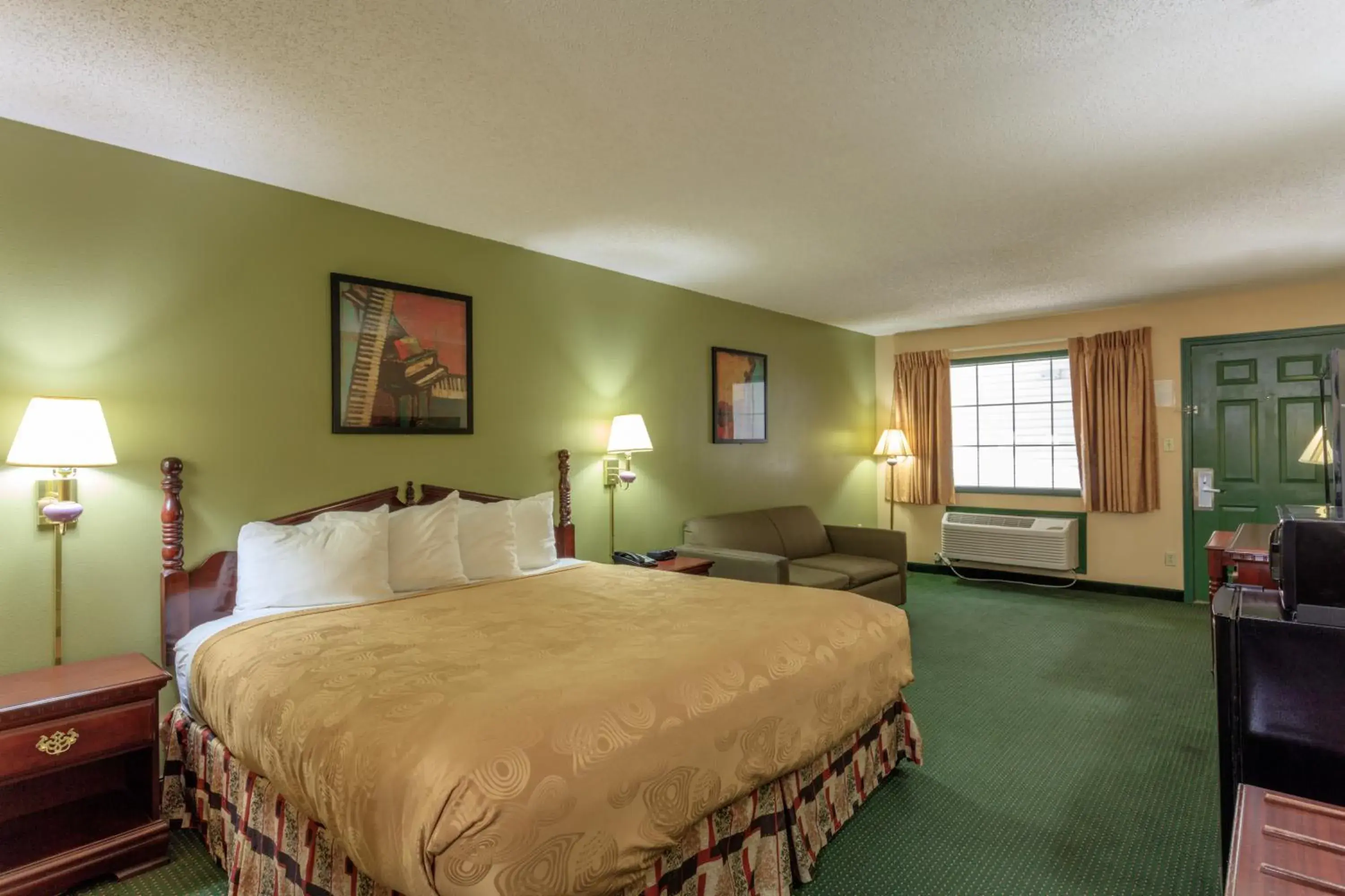 King Mini Suite- Ground Level in Angel Inn Near IMAX, a Travelodge by Wyndham King Mini Suite- Ground Level in Angel Inn Near IMAX, a Travelodge by Wyndham