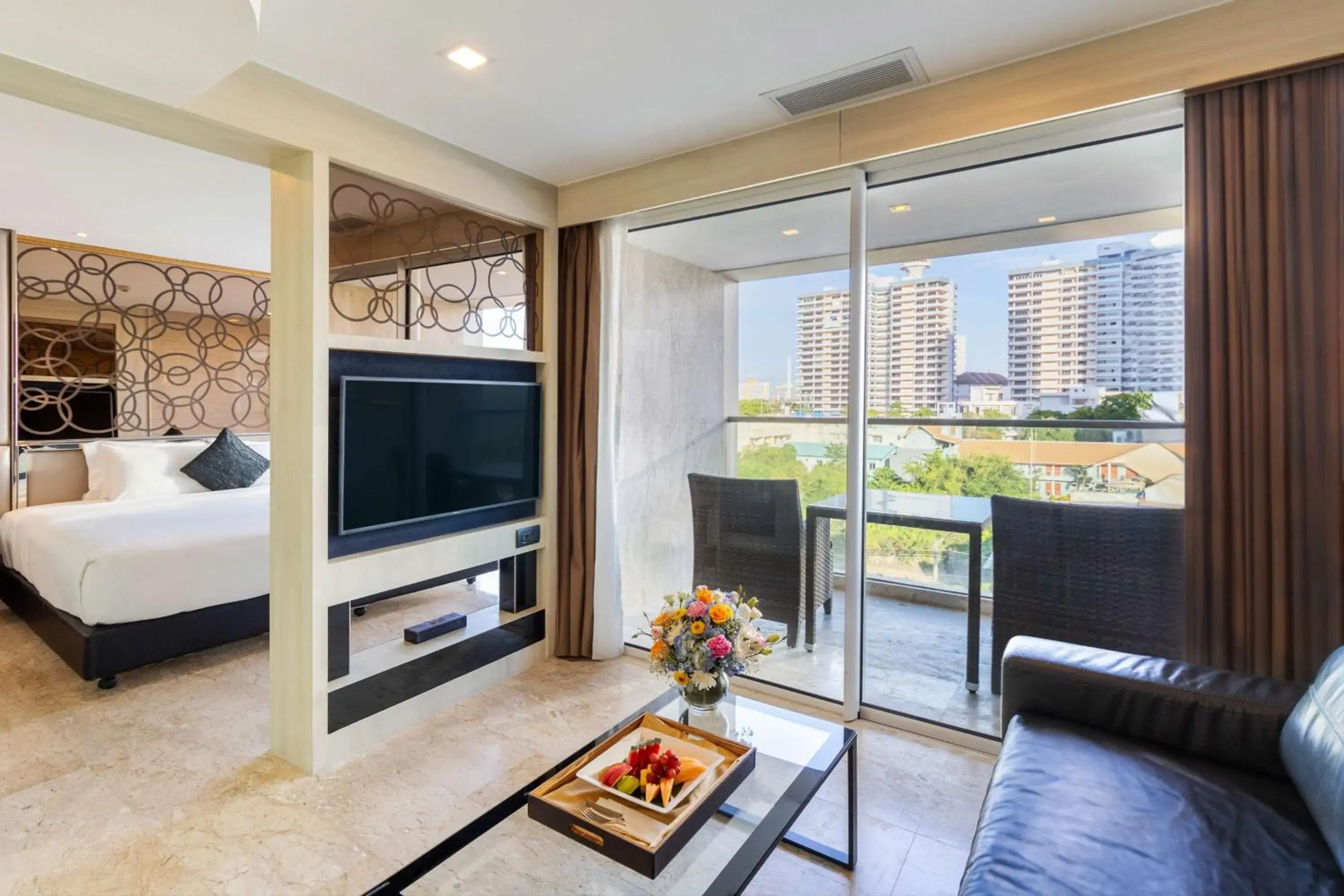 Photo of the whole room, Bed in The Sanctuary Resort Pattaya, BW Signature Collection Photo of the whole room, Bed in The Sanctuary Resort Pattaya, BW Signature Collection