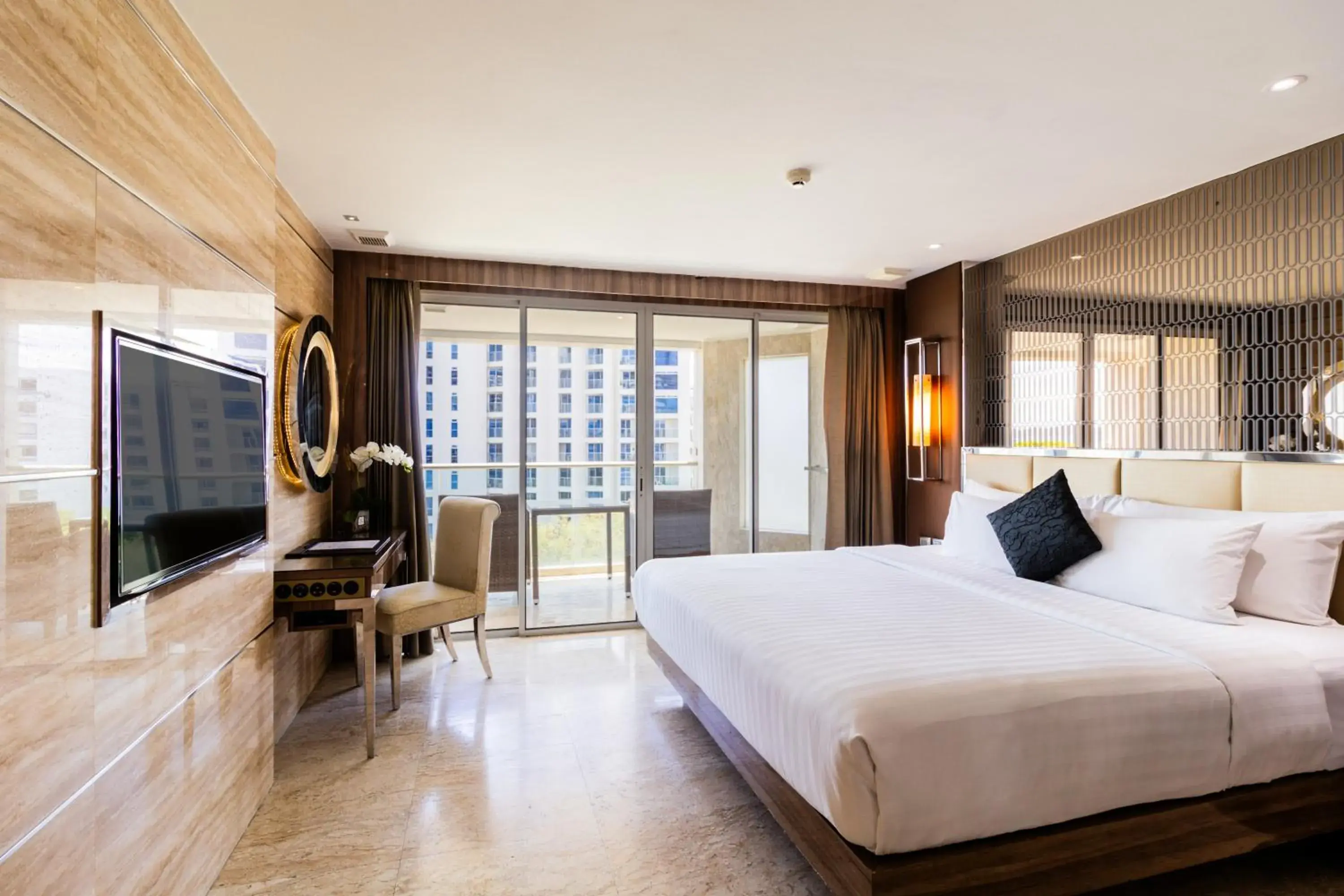 Deluxe King Room with Balcony and City View - Non-Smoking in The Sanctuary Resort Pattaya, BW Signature Collection Deluxe King Room with Balcony and City View - Non-Smoking in The Sanctuary Resort Pattaya, BW Signature Collection