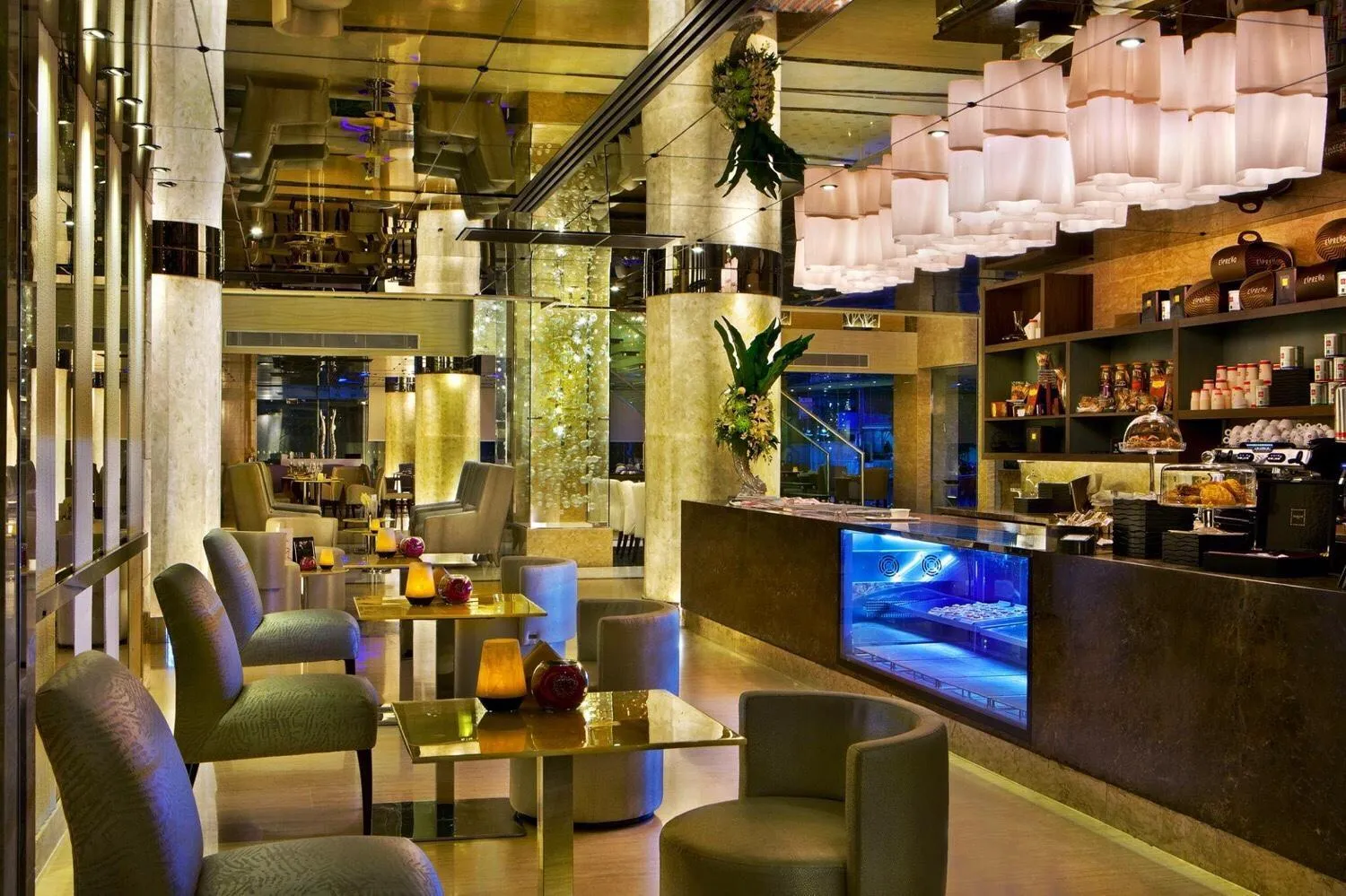 Lounge or bar in The Sanctuary Resort Pattaya, BW Signature Collection