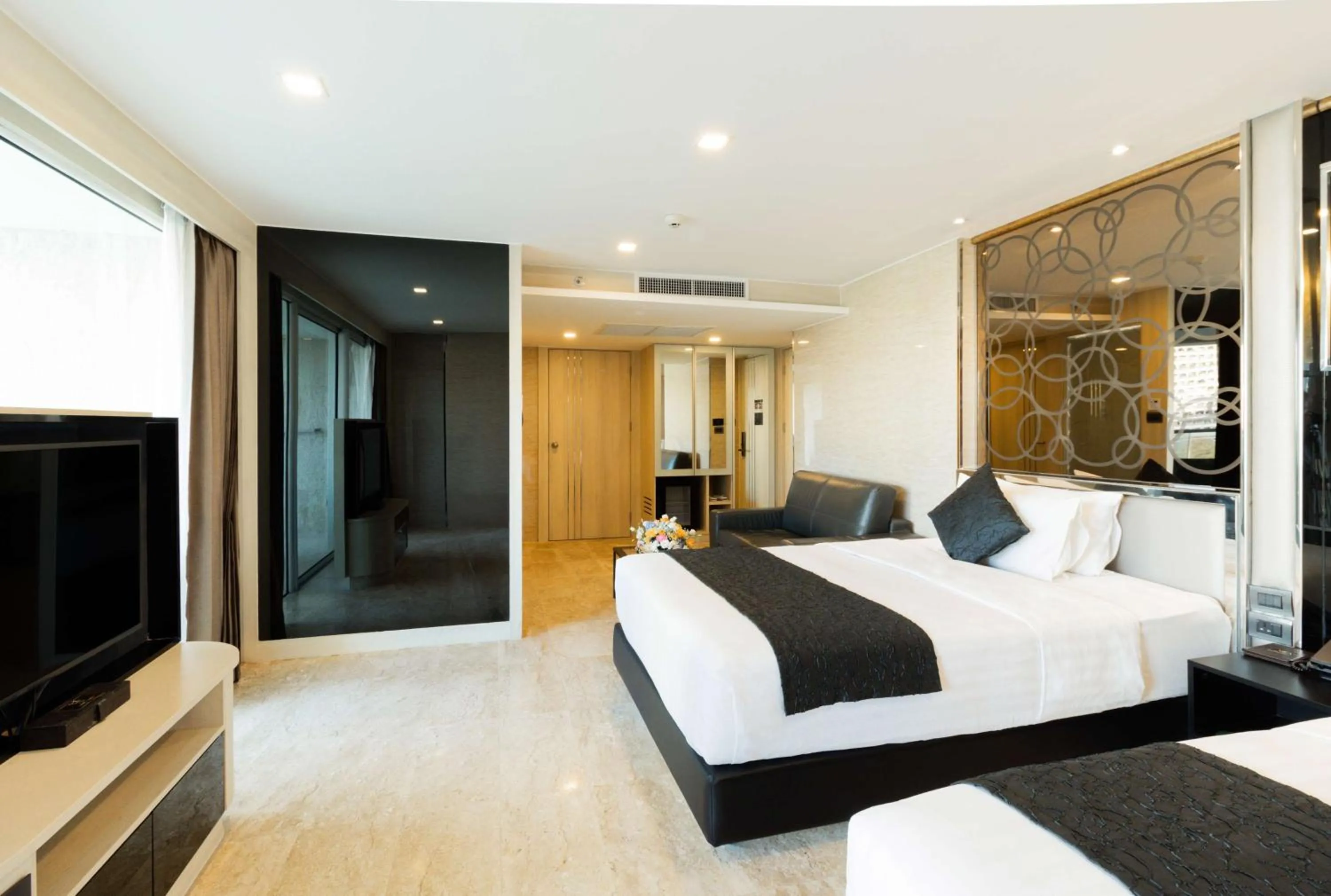 Photo of the whole room in The Sanctuary Resort Pattaya, BW Signature Collection