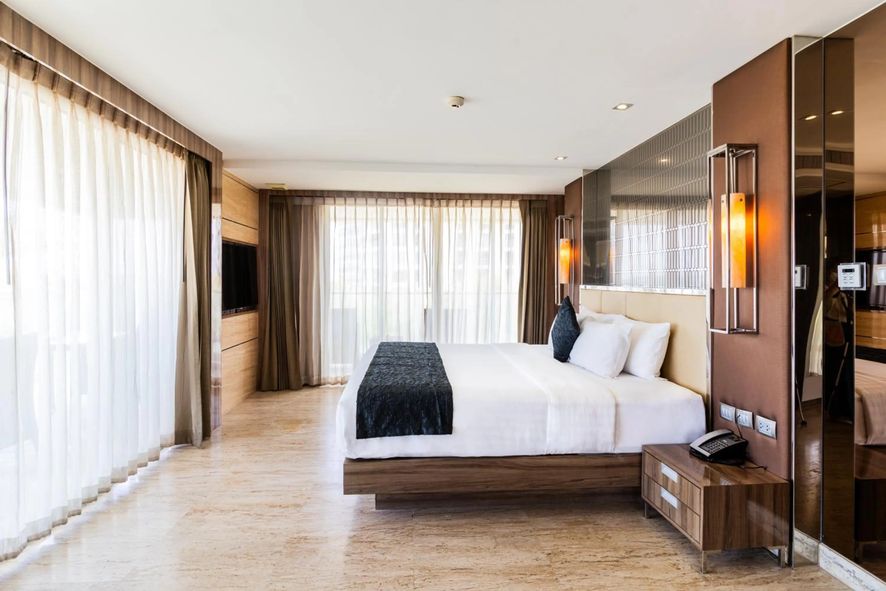 Bed in The Sanctuary Resort Pattaya, BW Signature Collection