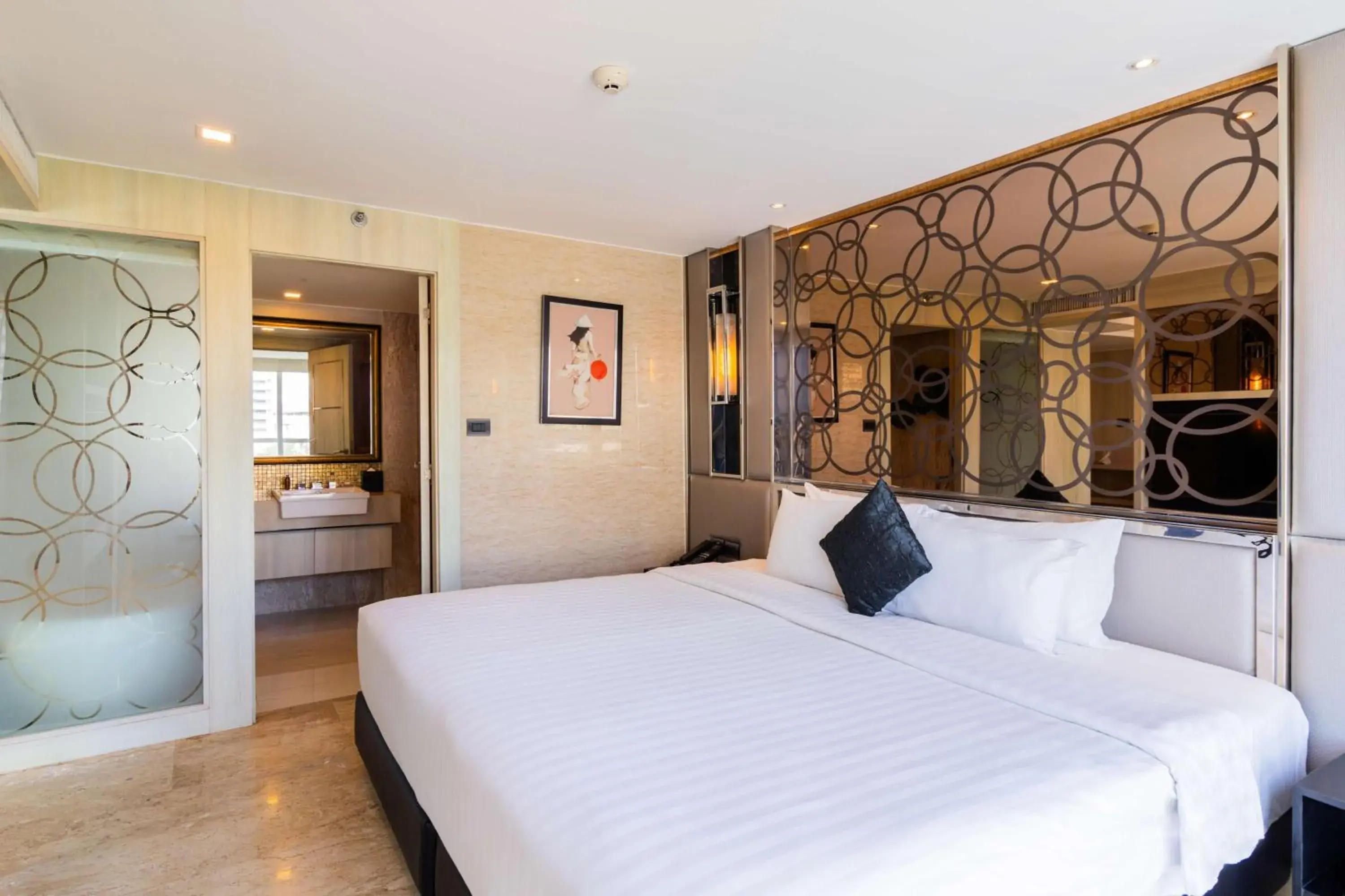 Photo of the whole room, Bed in The Sanctuary Resort Pattaya, BW Signature Collection Photo of the whole room, Bed in The Sanctuary Resort Pattaya, BW Signature Collection