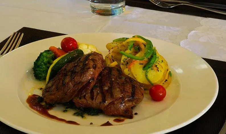 Food in Qaribu Inn Boutique Hotel Nairobi