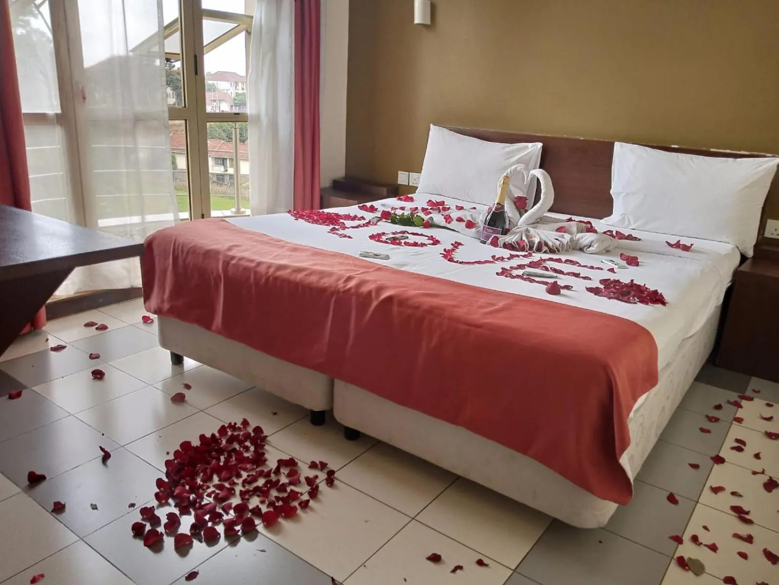 Bed in Qaribu Inn Boutique Hotel Nairobi