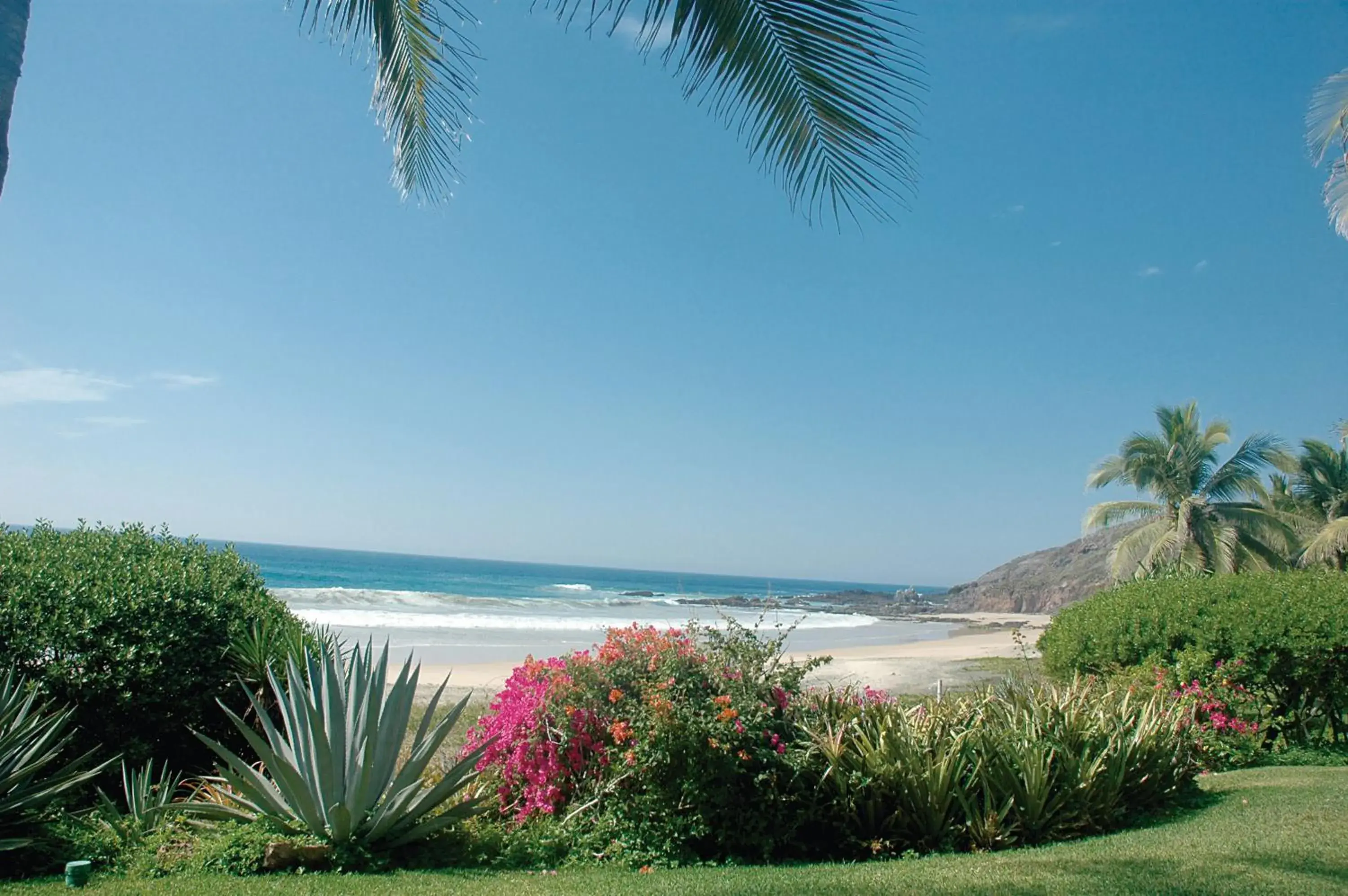 Facade/entrance in Las Alamandas Facade/entrance in Las Alamandas