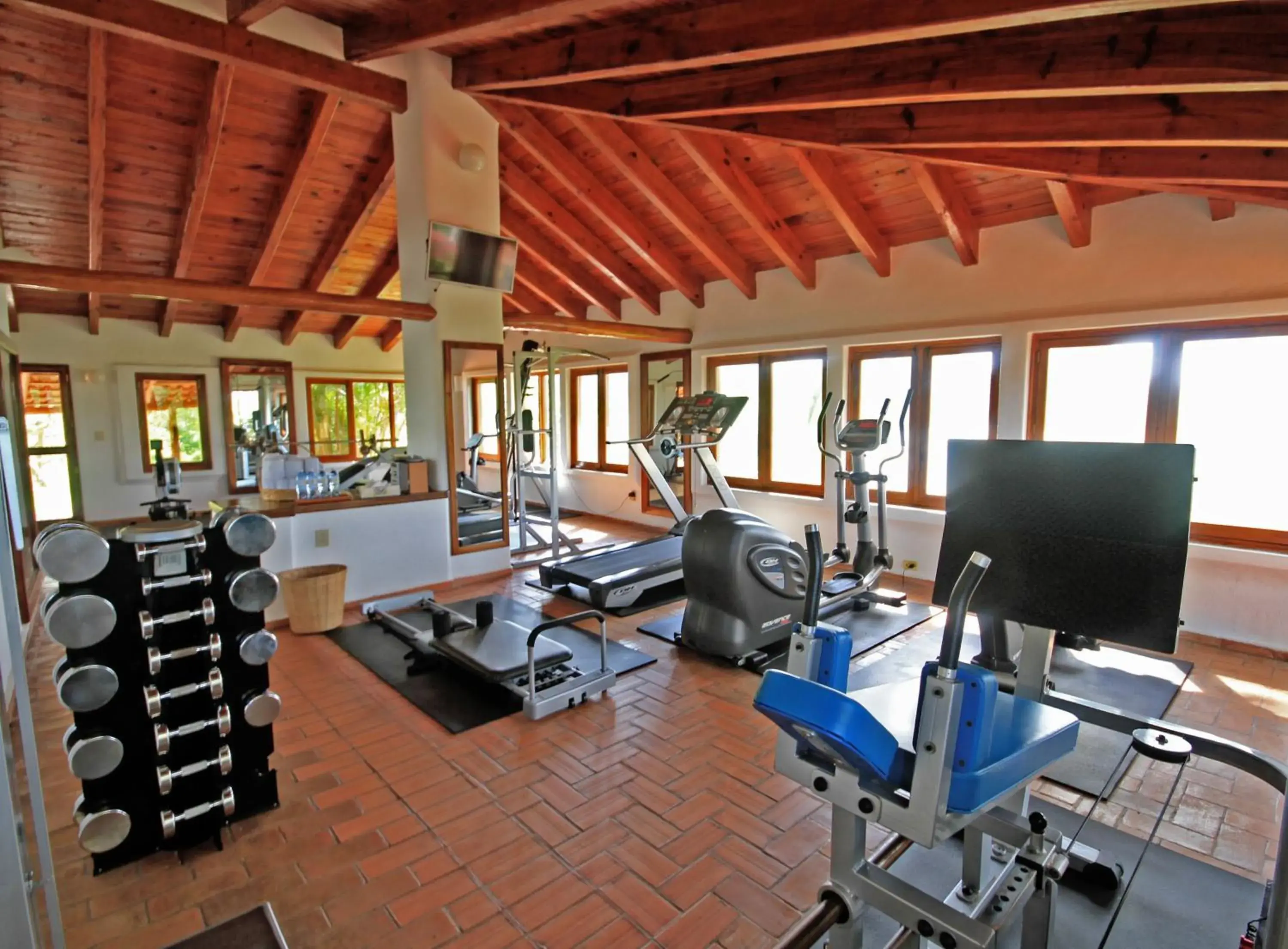 Fitness centre/facilities in Las Alamandas Fitness centre/facilities in Las Alamandas