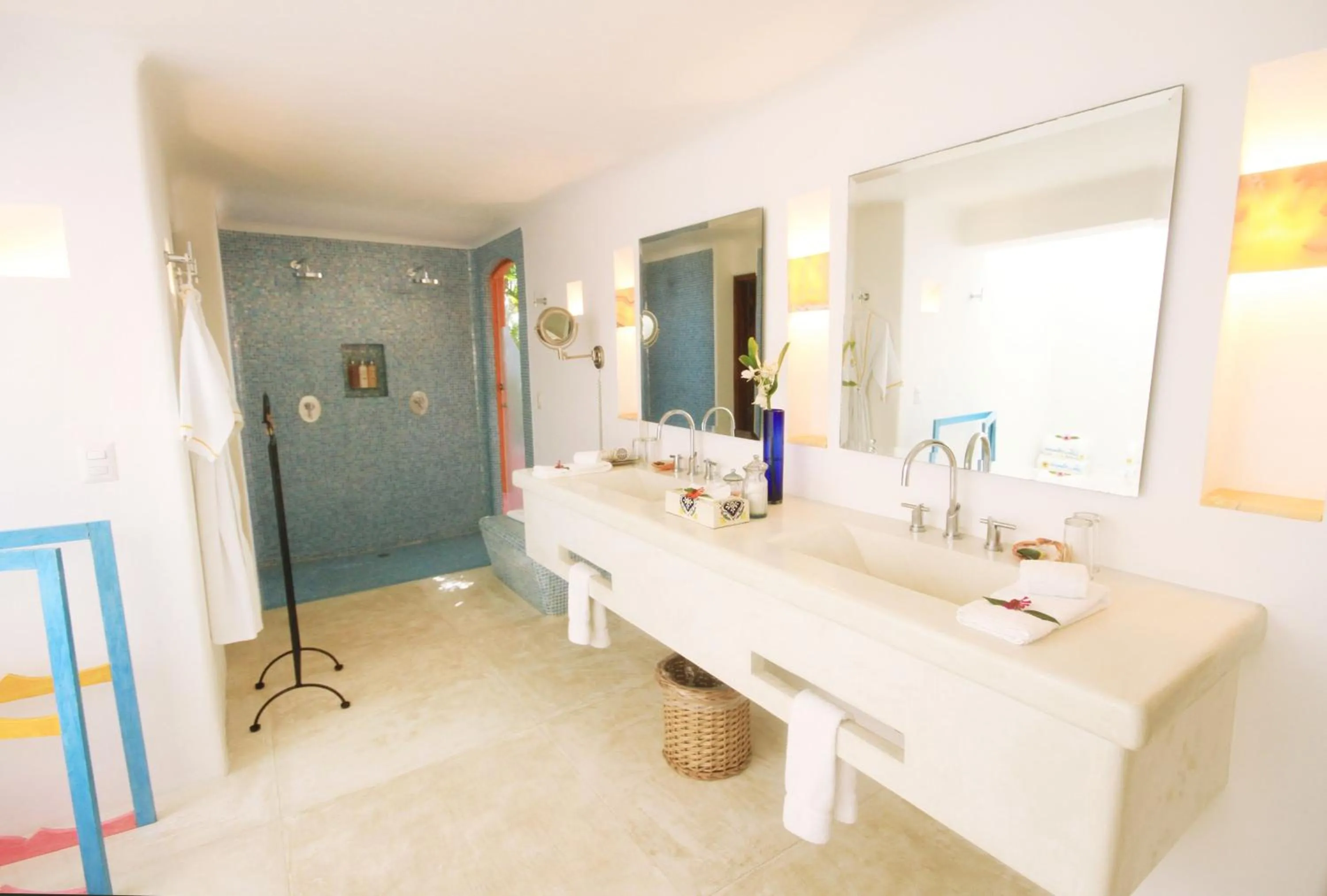 Shower in Las Alamandas