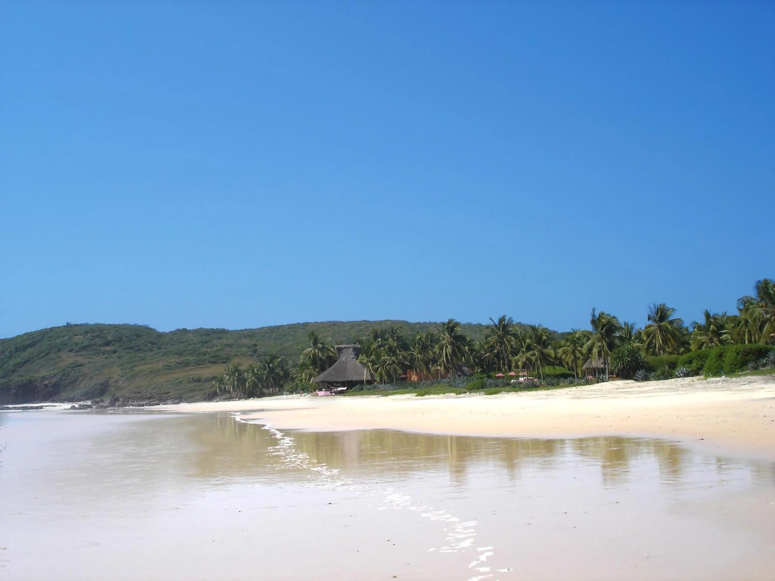 Facade/entrance in Las Alamandas
