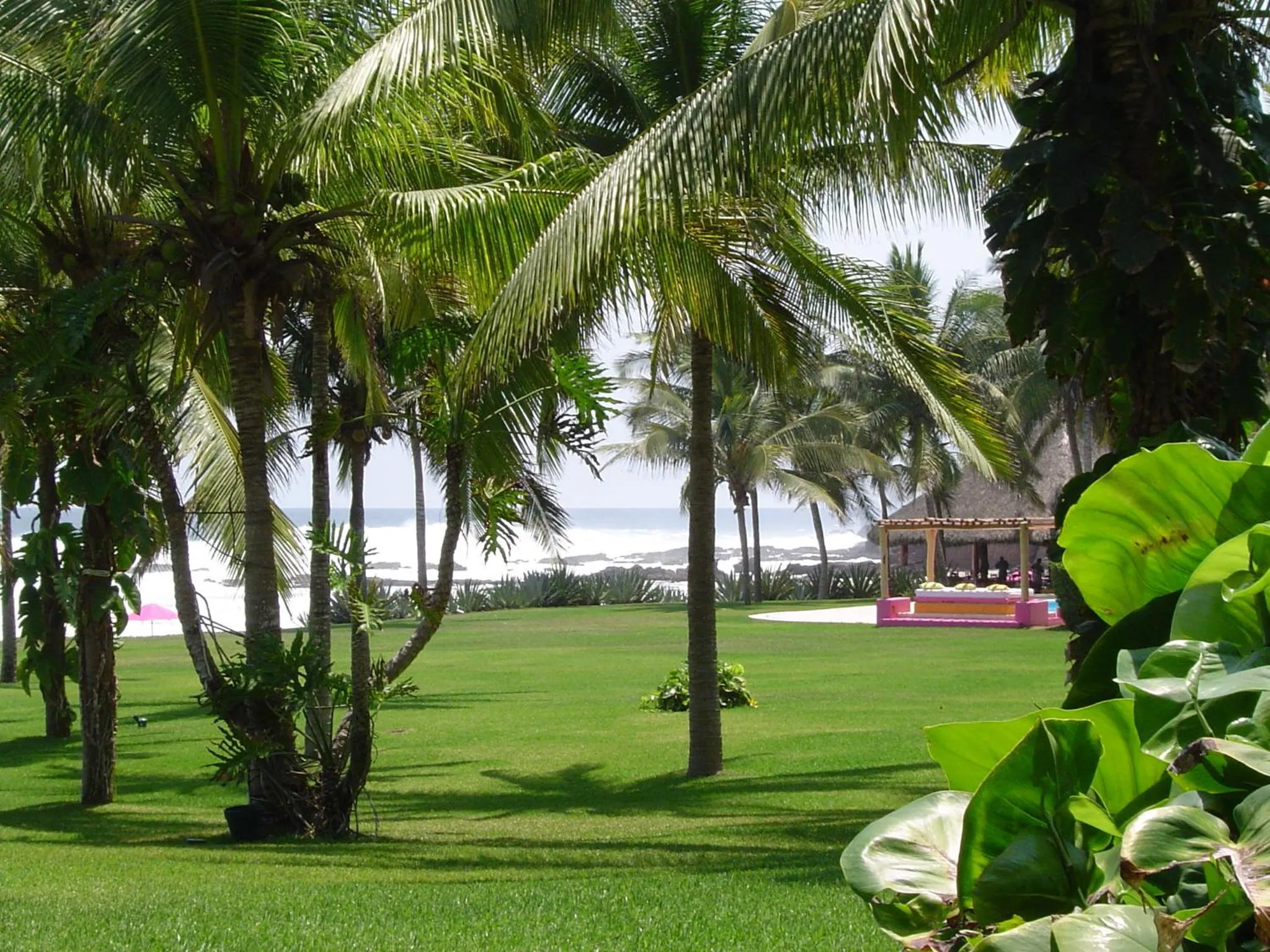 Facade/entrance in Las Alamandas