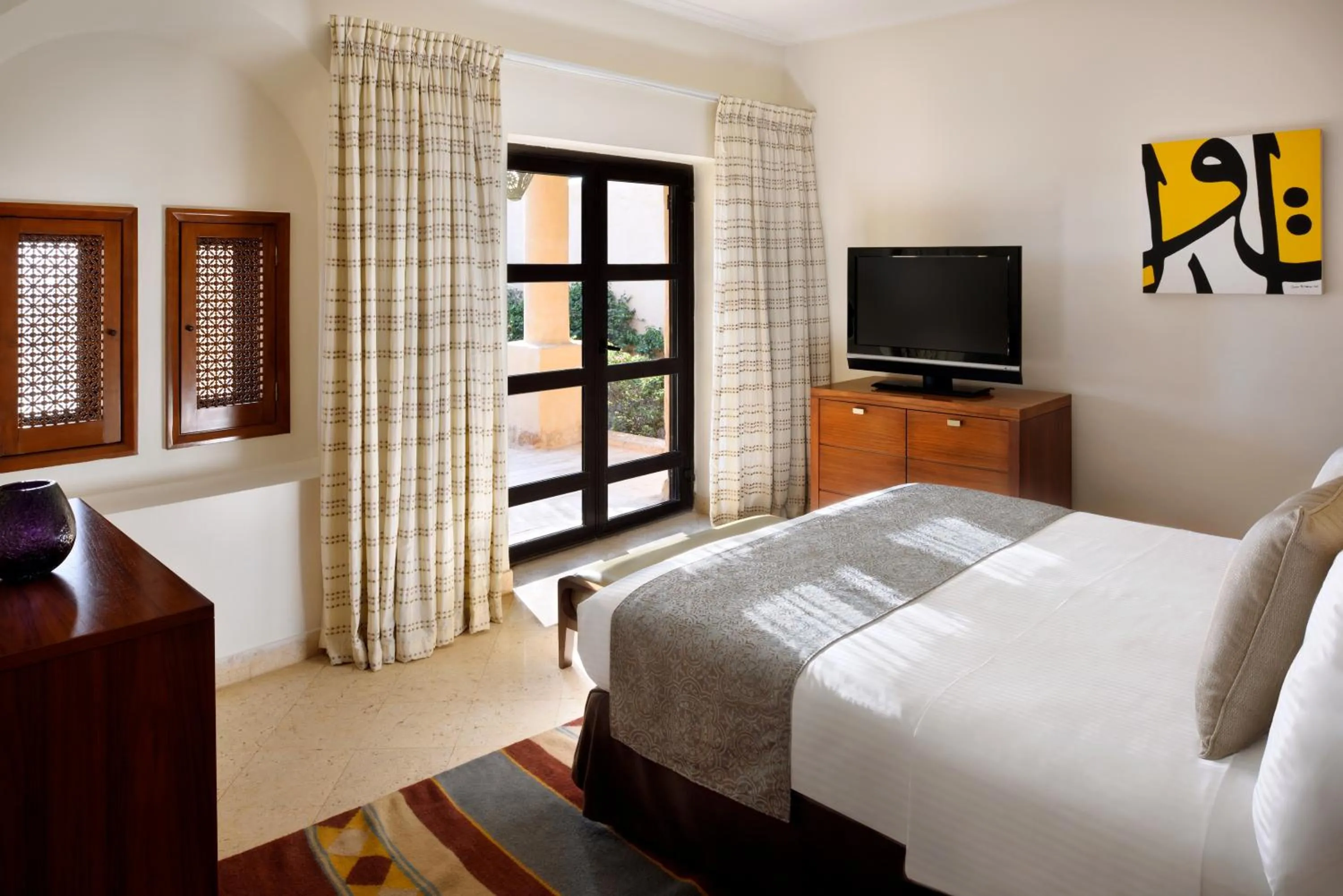 Bedroom, Bed in Mövenpick Resort & Spa Dead Sea