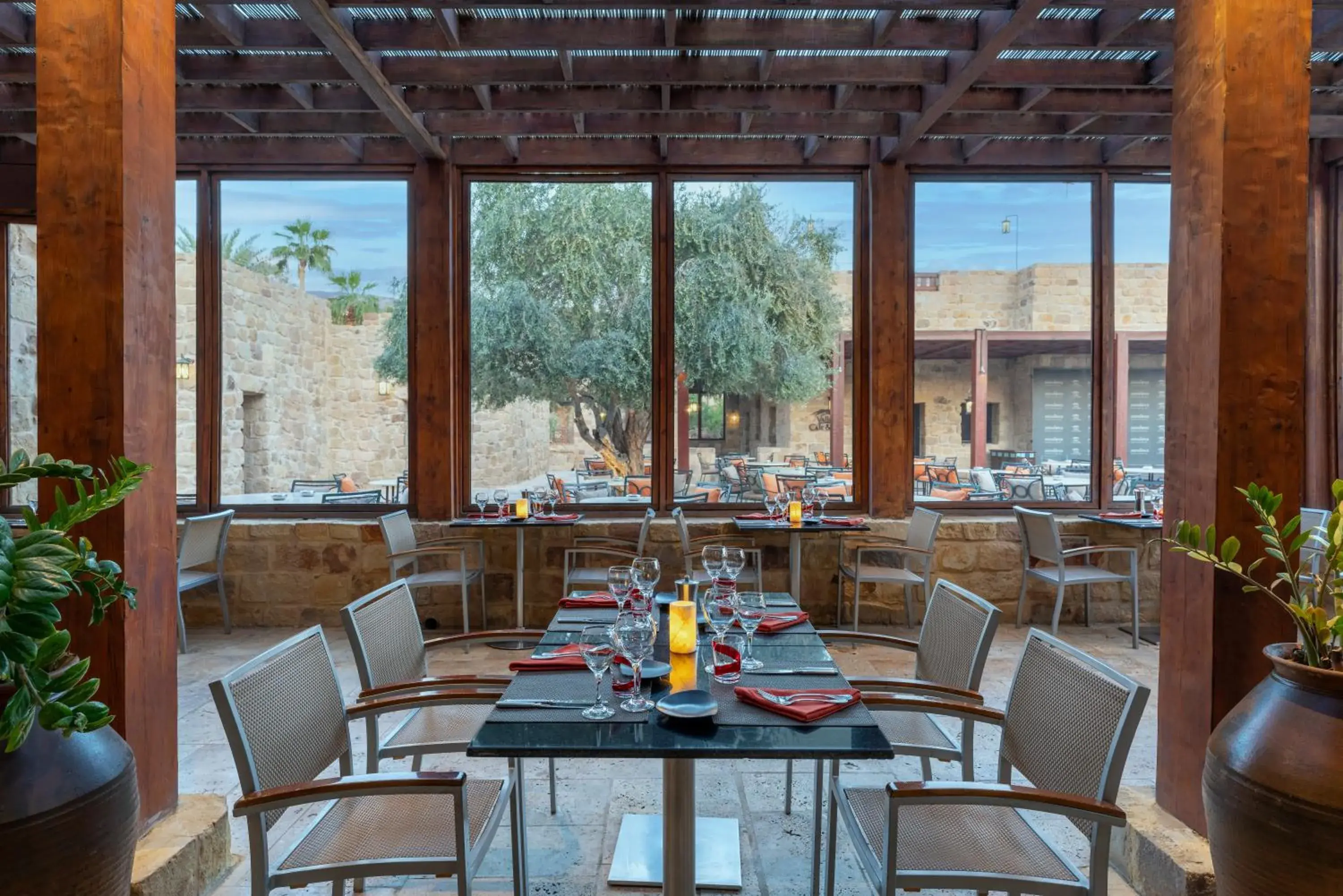 Restaurant/places to eat in Mövenpick Resort & Spa Dead Sea Restaurant/places to eat in Mövenpick Resort & Spa Dead Sea