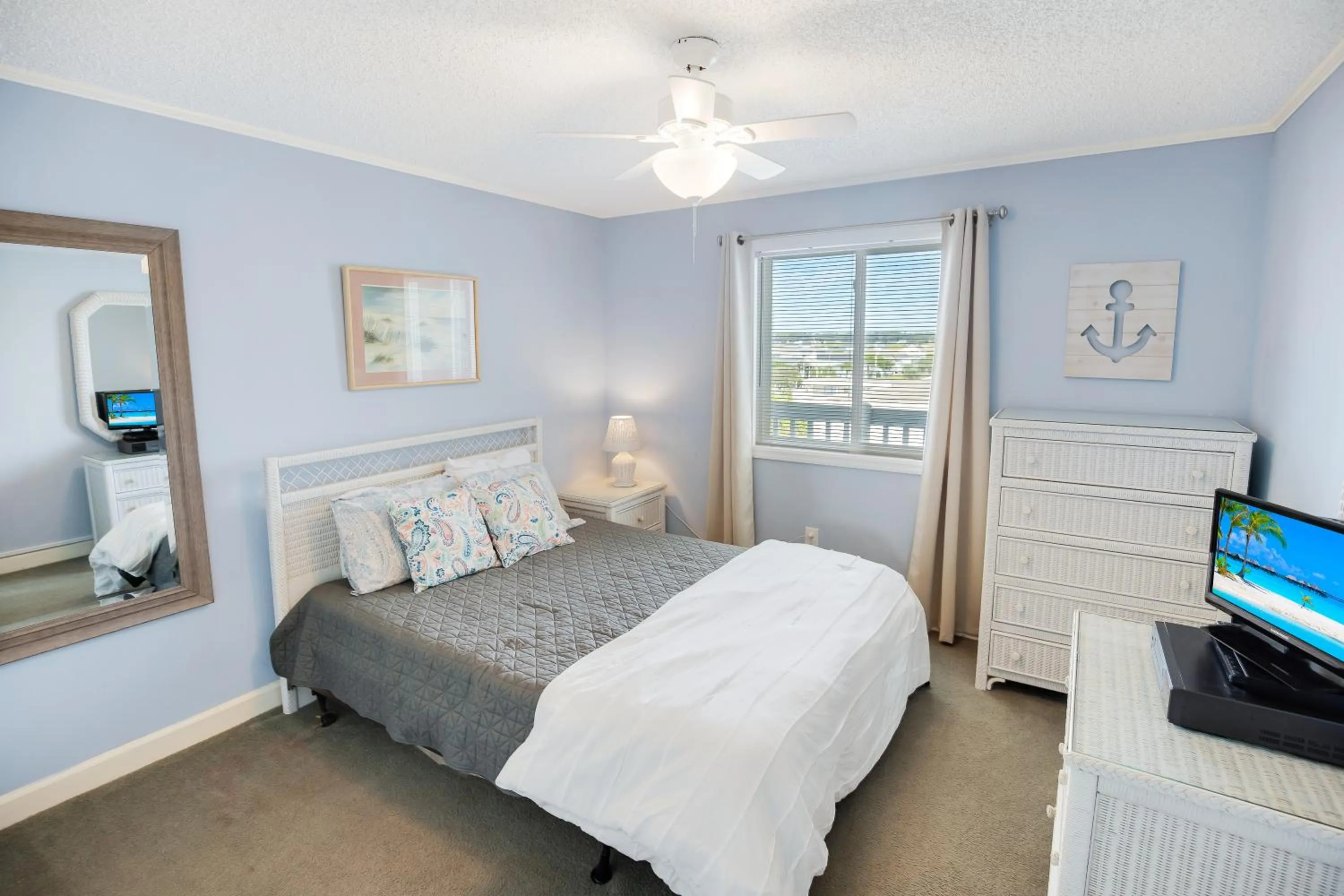 Bed in 2BR, 2Bath condo Oceanfront Getaway with pool