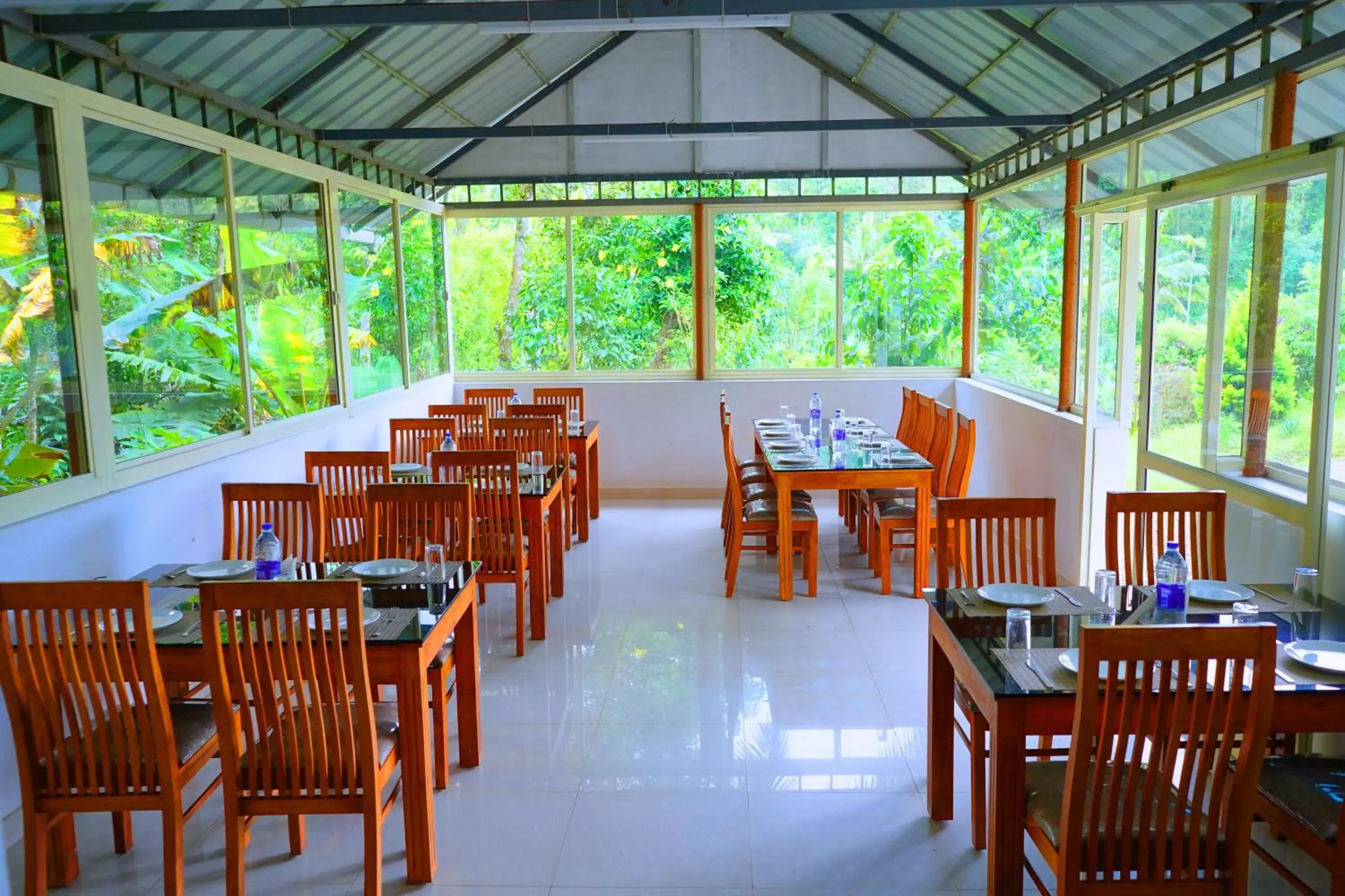 Restaurant/places to eat in Green Cove Munnar Restaurant/places to eat in Green Cove Munnar
