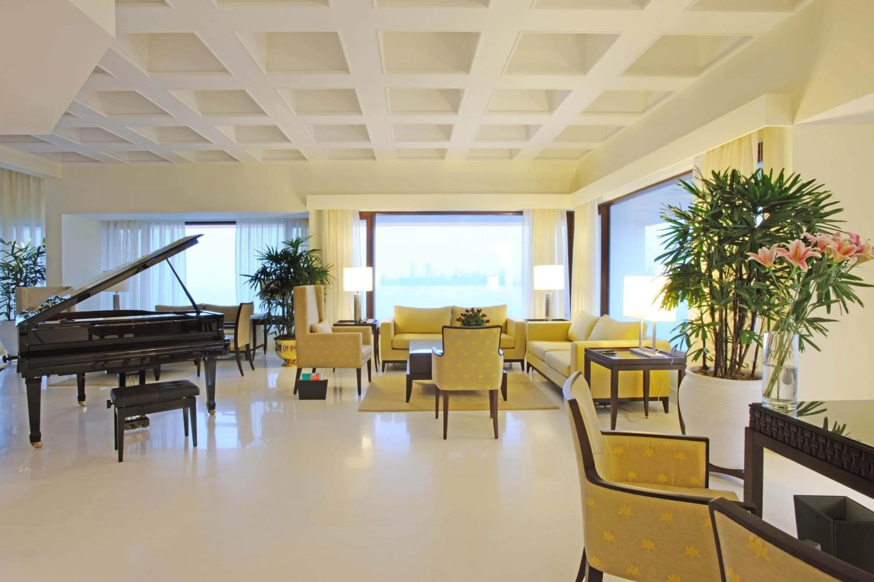 Living room in The Oberoi Mumbai