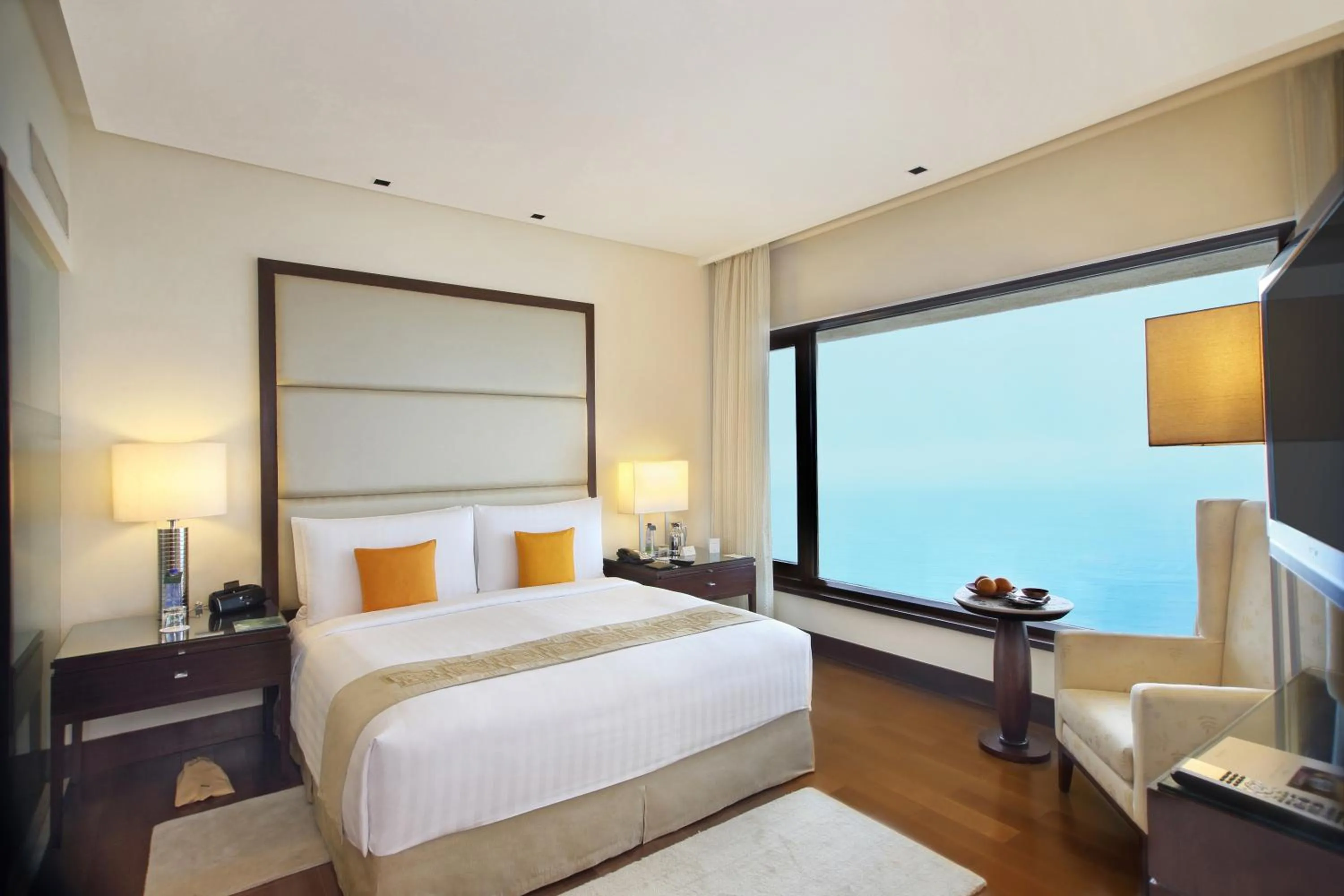 Bedroom, Bed in The Oberoi Mumbai