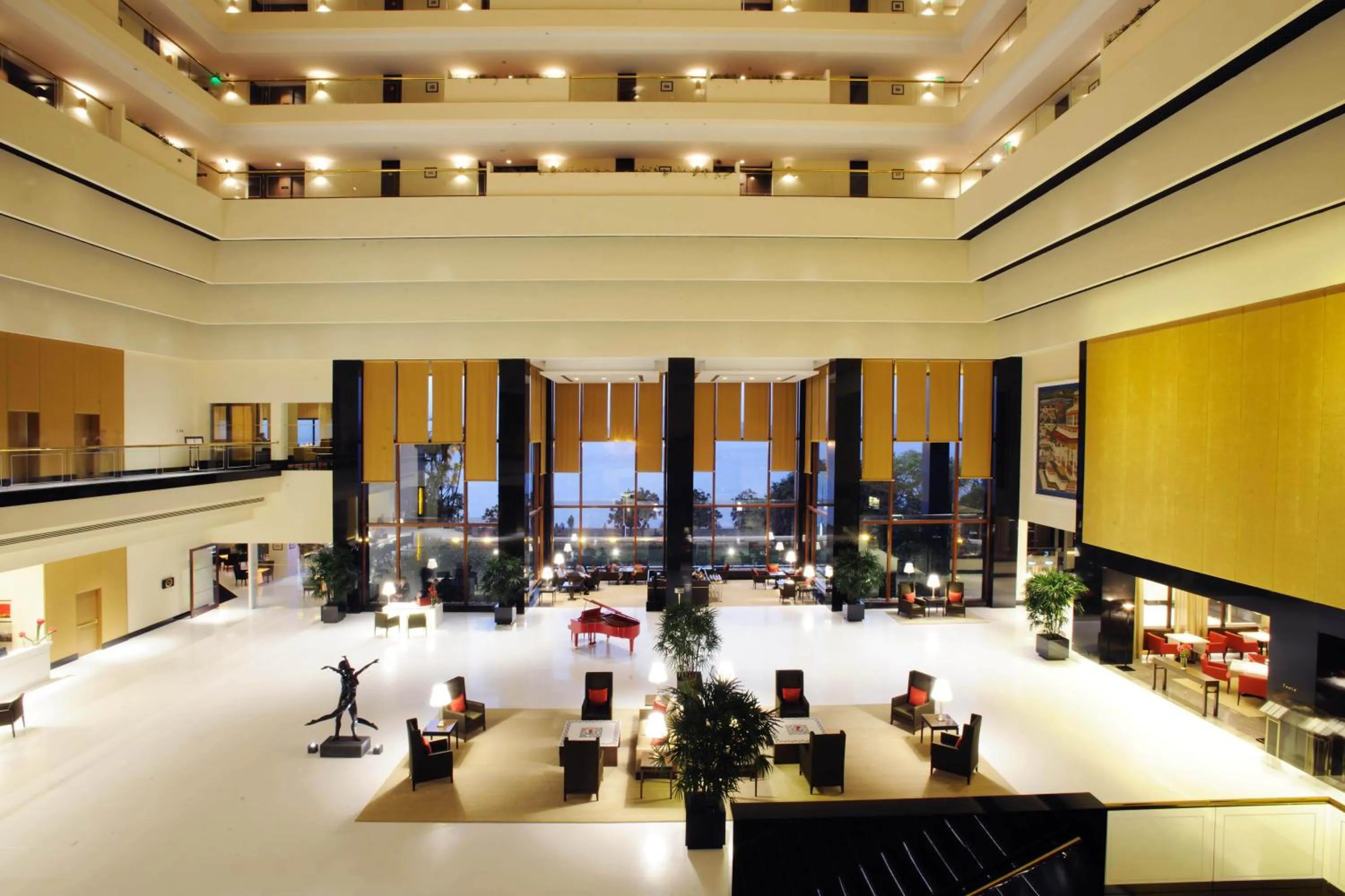 Lobby or reception in The Oberoi Mumbai