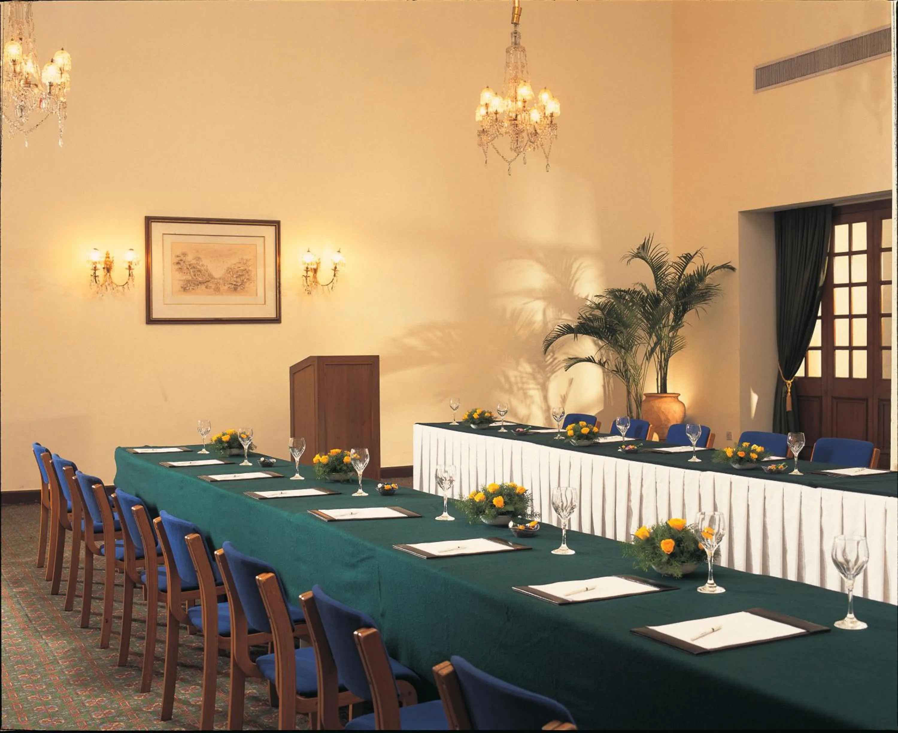 Business facilities in Maidens Hotel New Delhi